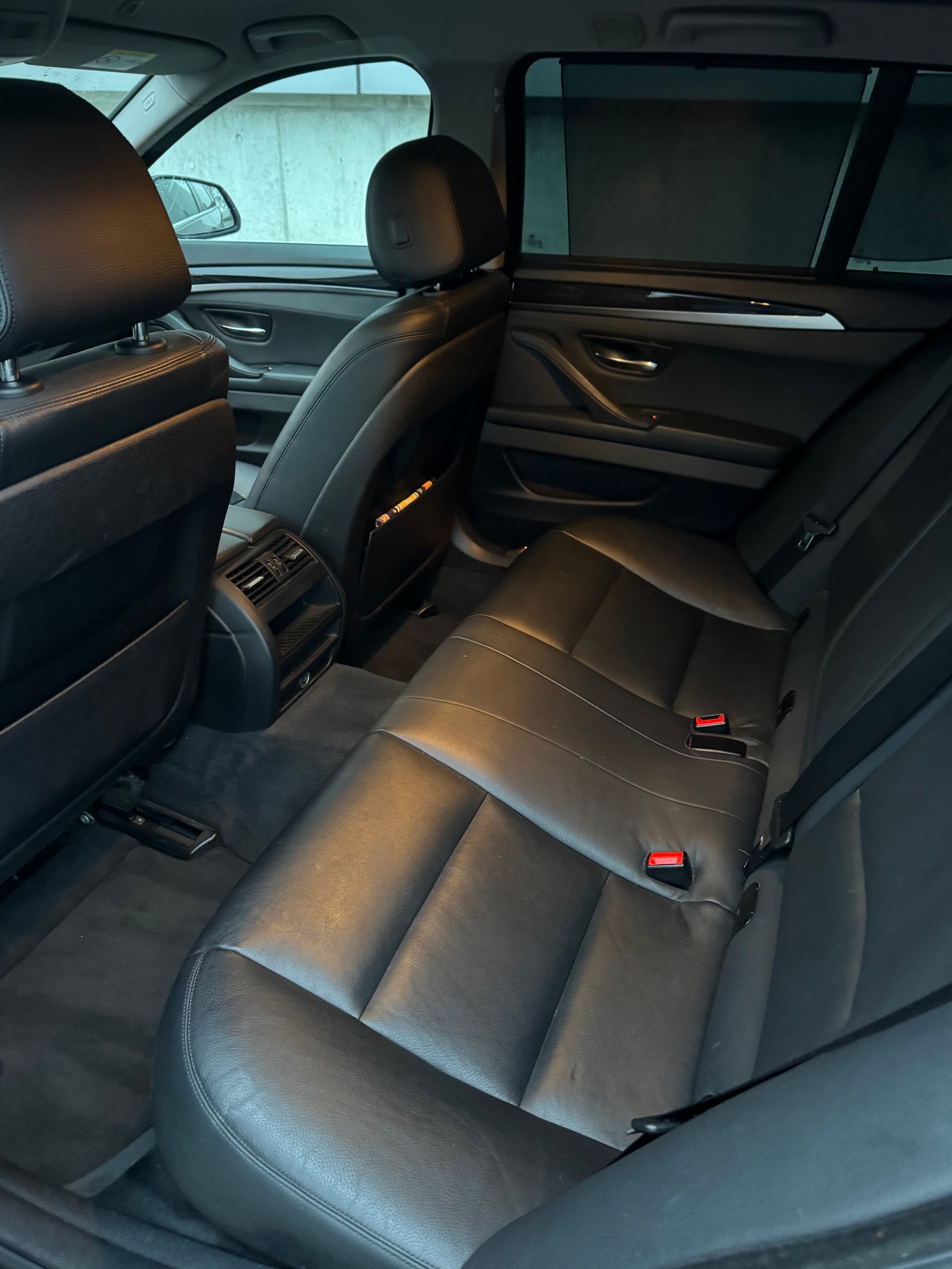 BMW 530d xDrive Touring-image-8