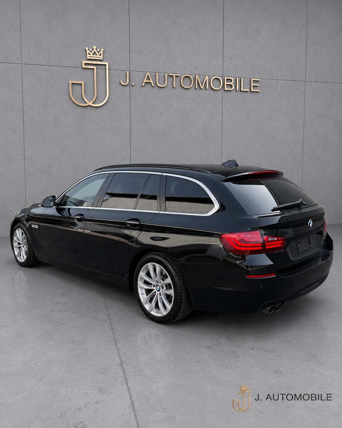 BMW 530d xDrive Touring-image-2