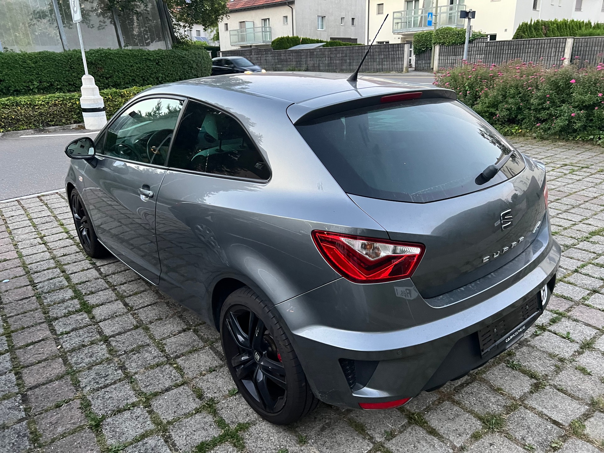 SEAT Ibiza SC 1.4 TSI Cupra SR DSG-image-8