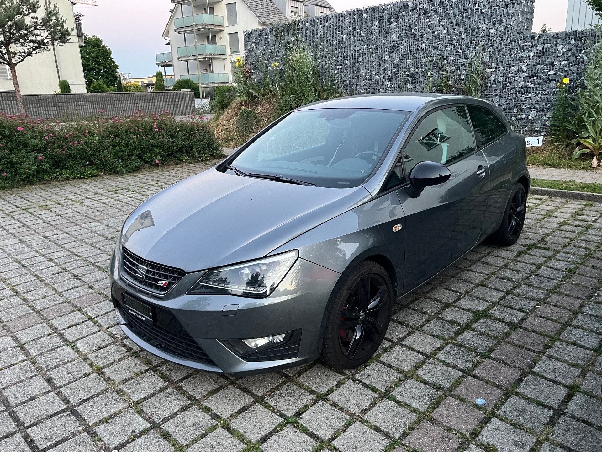 SEAT Ibiza SC 1.4 TSI Cupra SR DSG-image-1