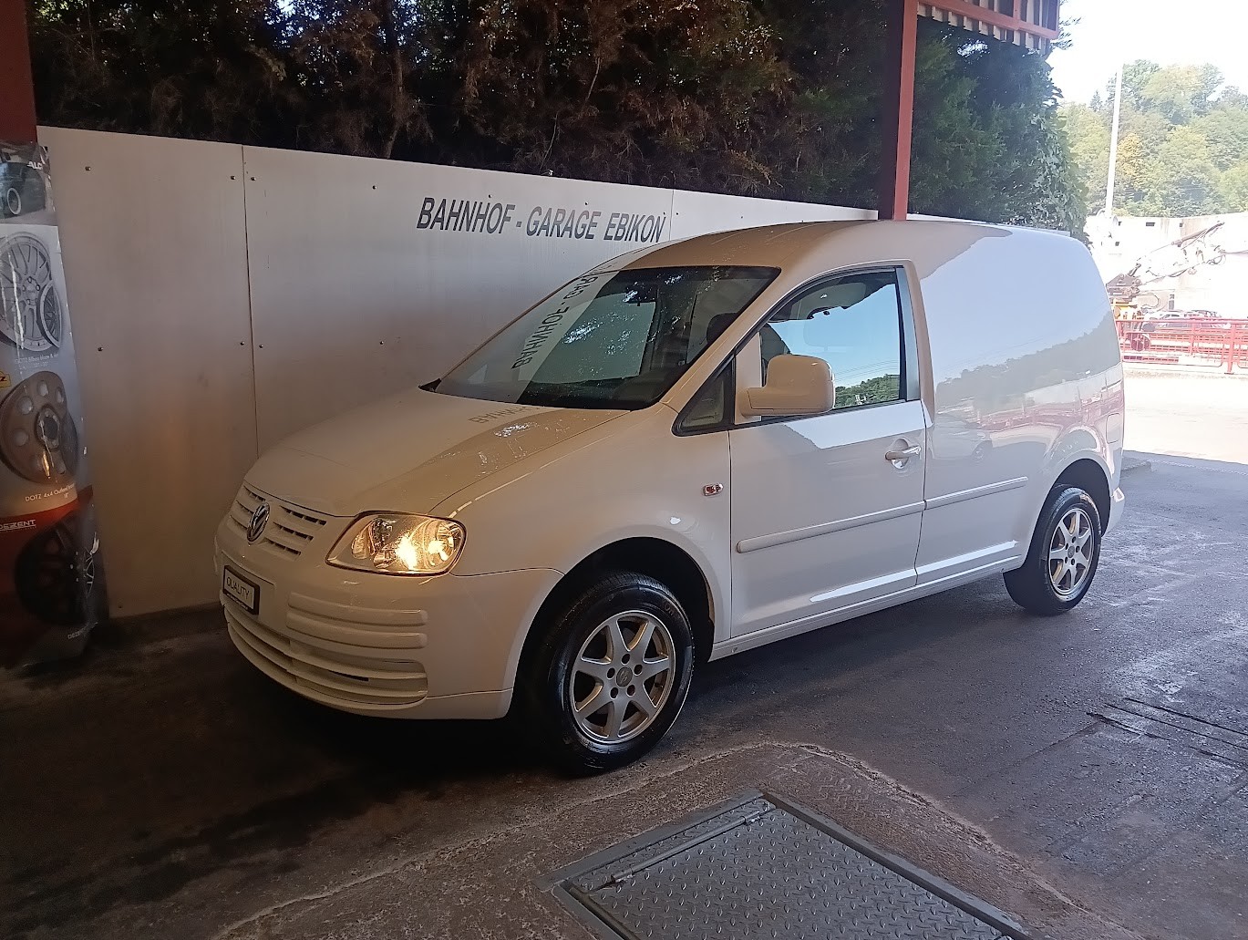 VW Caddy 1.4-image-3