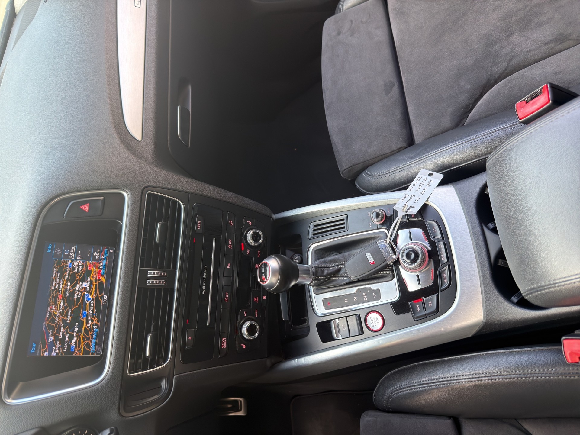 AUDI SQ5 3.0 TDI quattro tiptronic-image-9