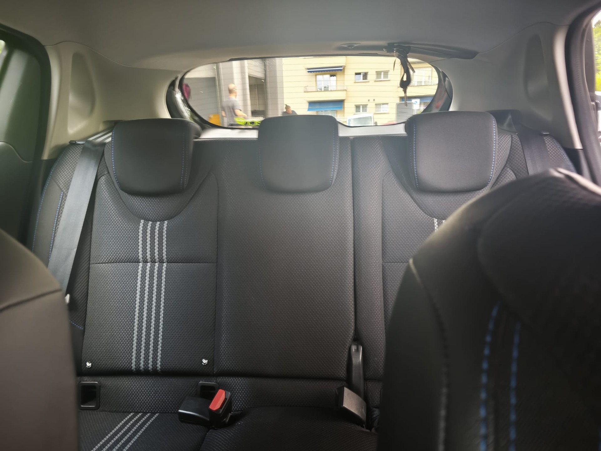 RENAULT Clio 1.2 16V GT LINE-image-9