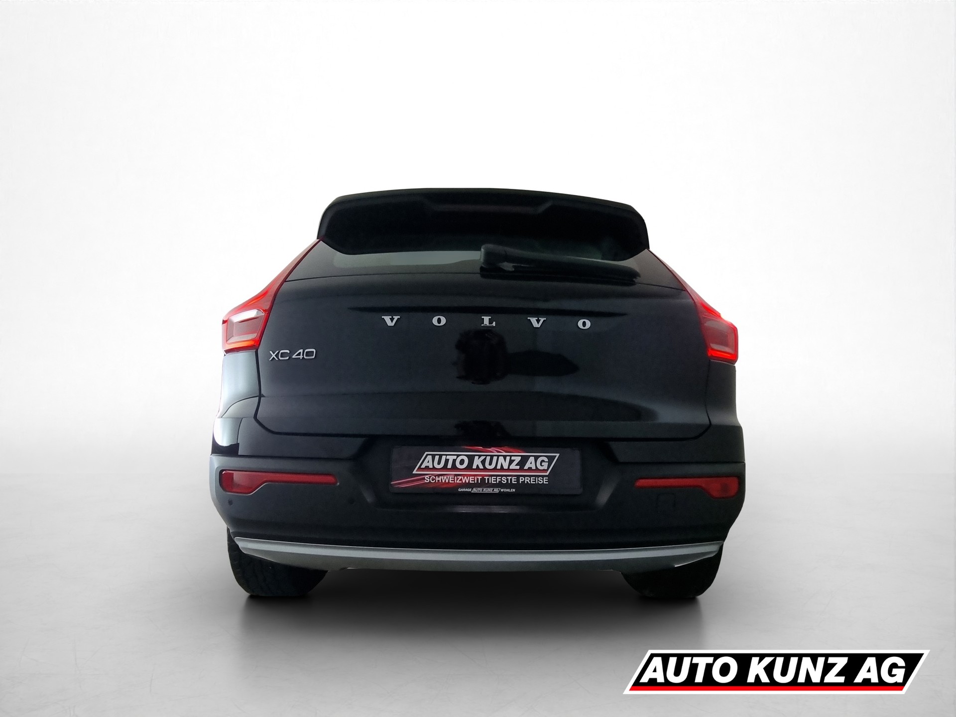 VOLVO XC40 2.0 T4 Momentum AWD Geartronic-image-4