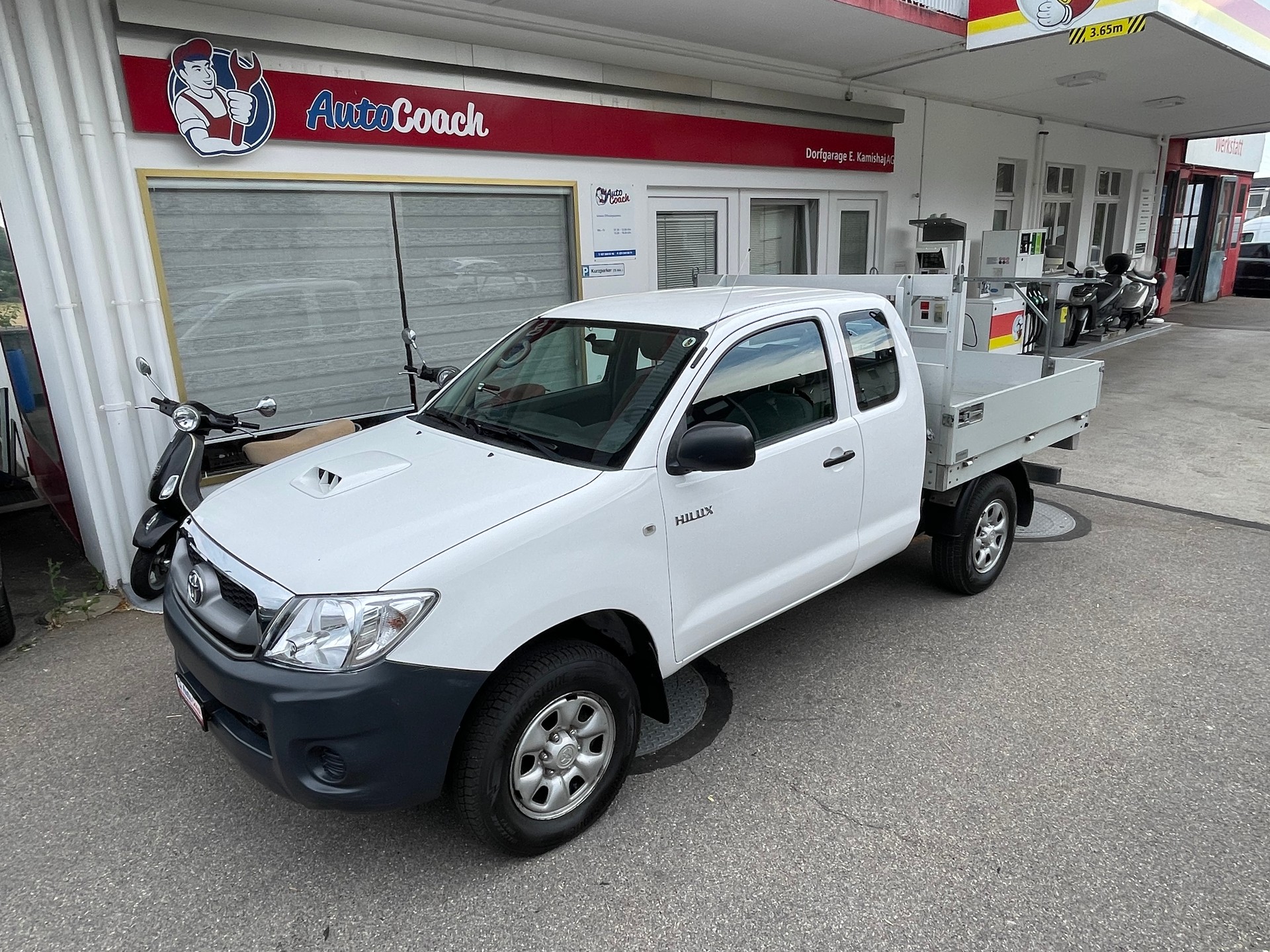 TOYOTA Hilux 2.4D-4D Comfort Extra Cab 4x4-image-5
