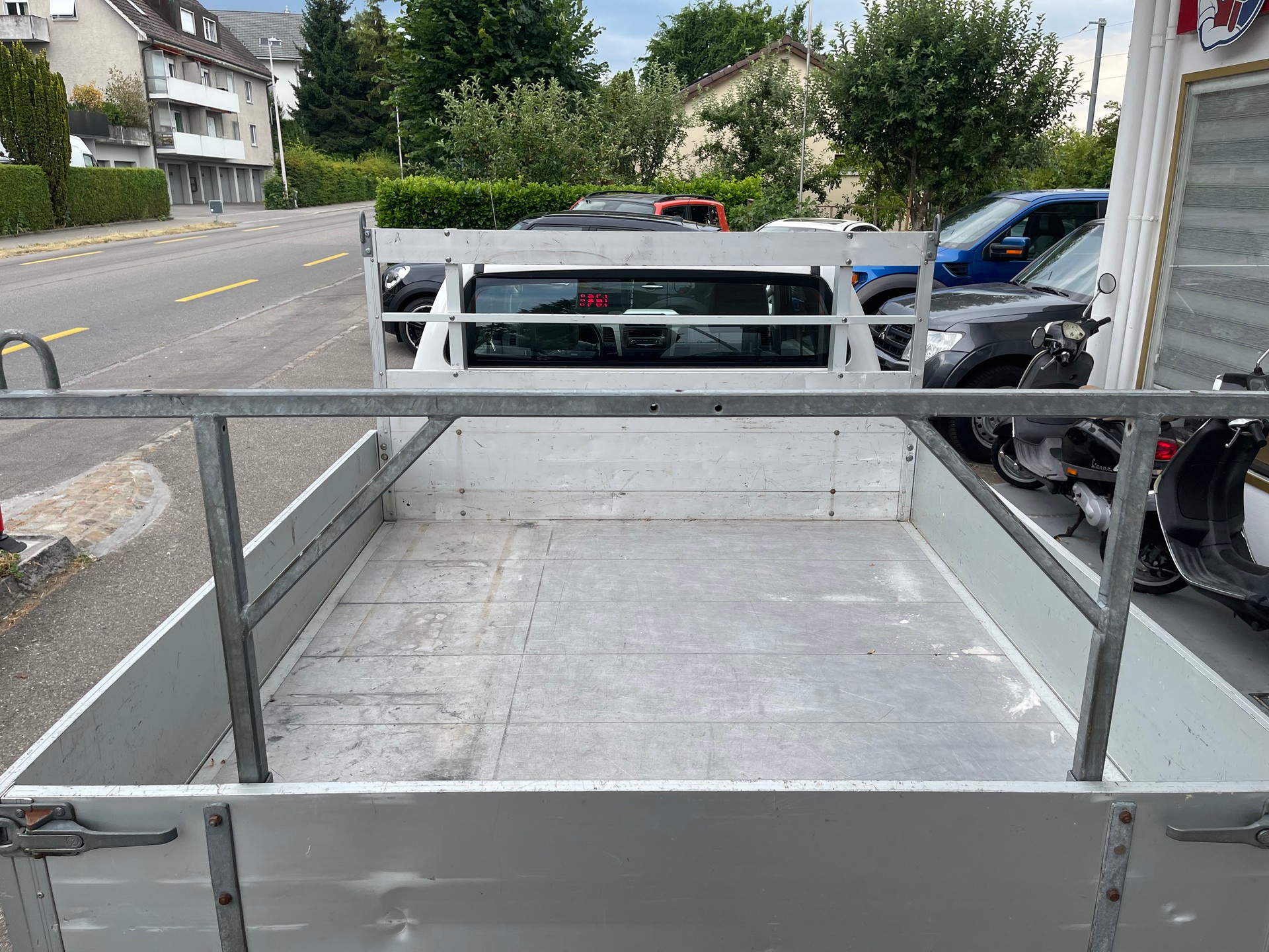 TOYOTA Hilux 2.4D-4D Comfort Extra Cab 4x4-image-11