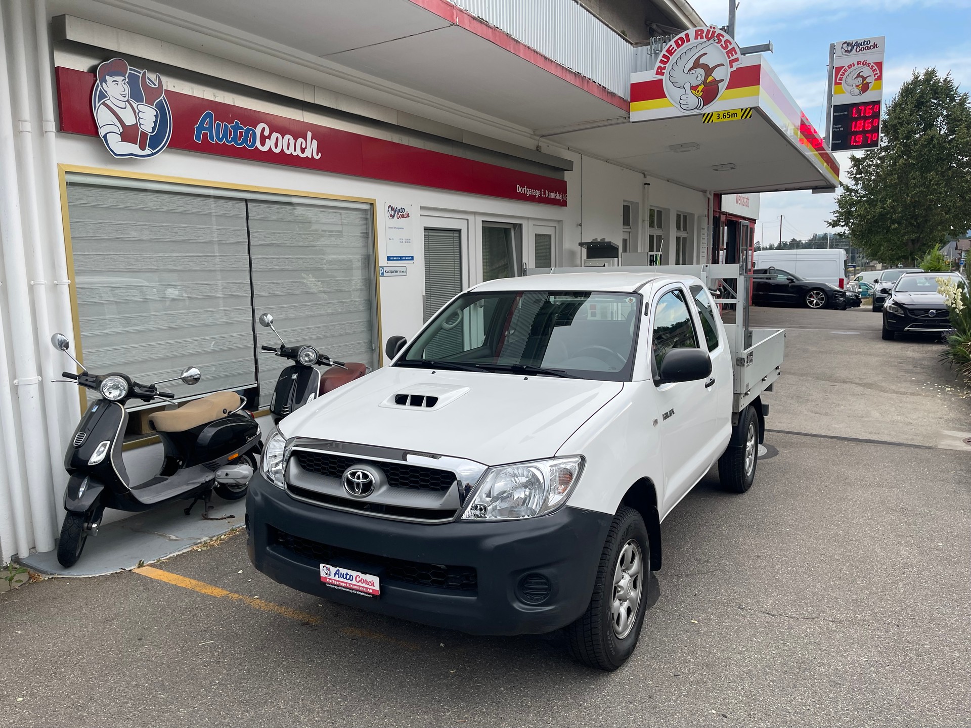TOYOTA Hilux 2.4D-4D Comfort Extra Cab 4x4-image-3