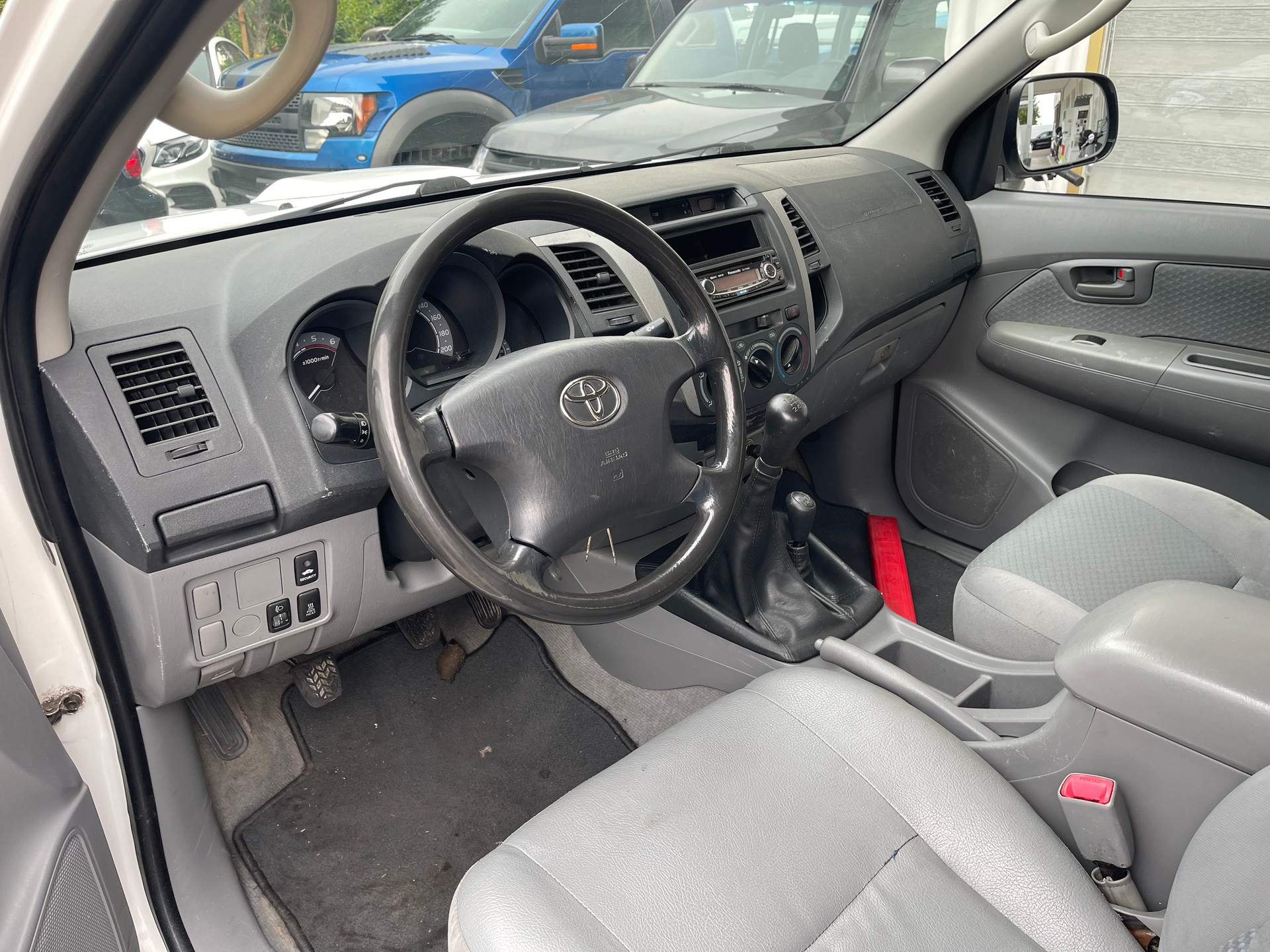 TOYOTA Hilux 2.4D-4D Comfort Extra Cab 4x4-image-7