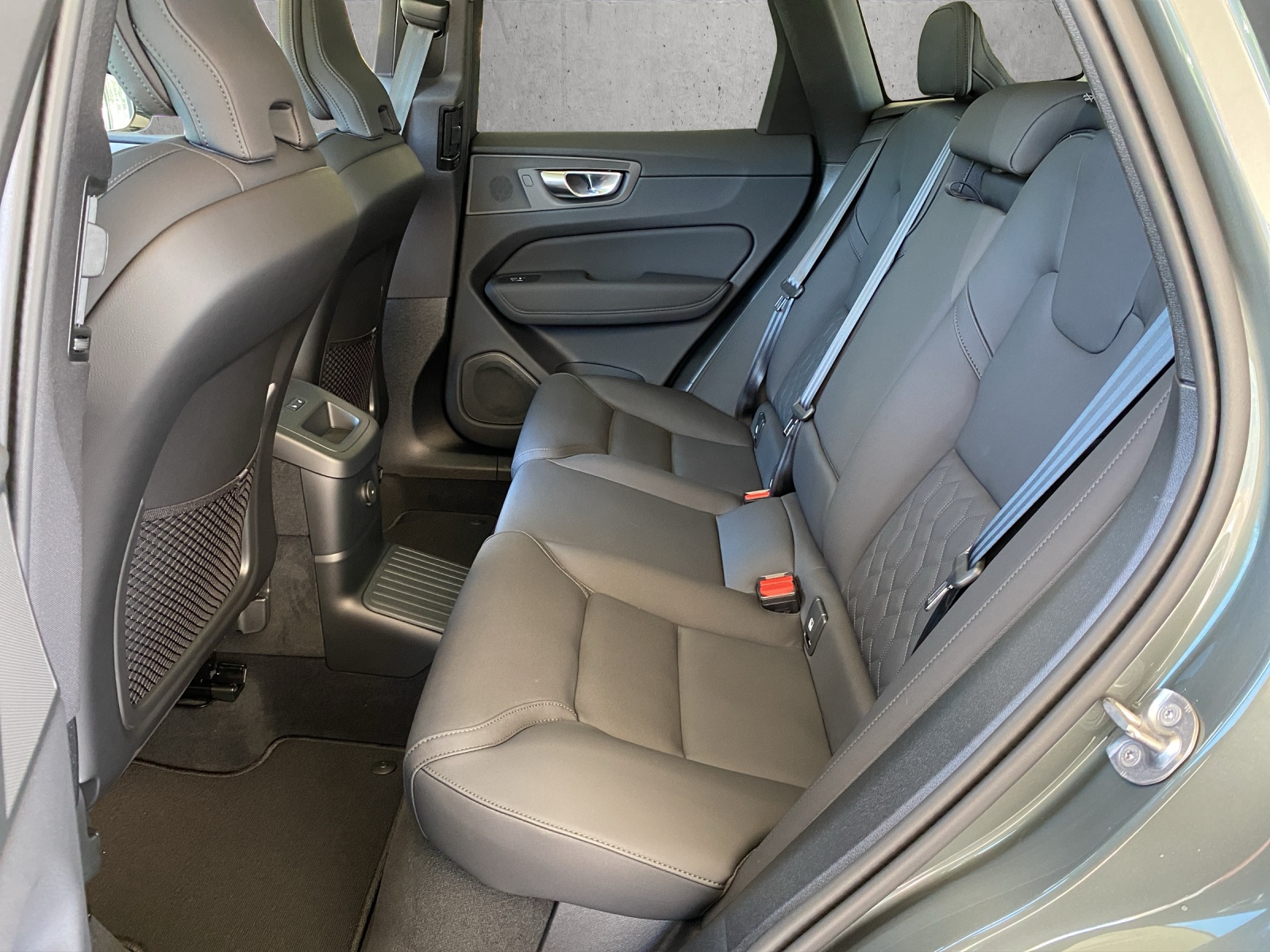 VOLVO XC60 T8 eAWD PluginHybrid Ultra Dark Geartronic-image-12