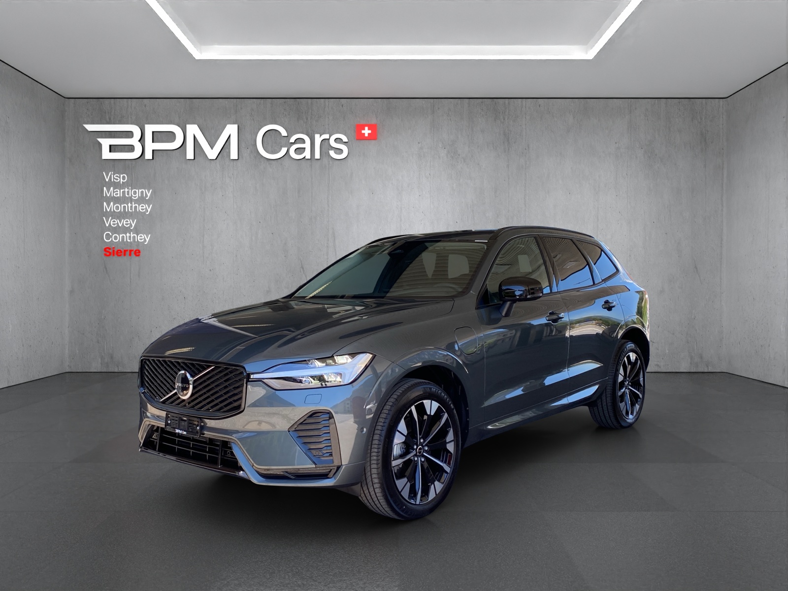 VOLVO XC60 T8 eAWD PluginHybrid Ultra Dark Geartronic-image-0
