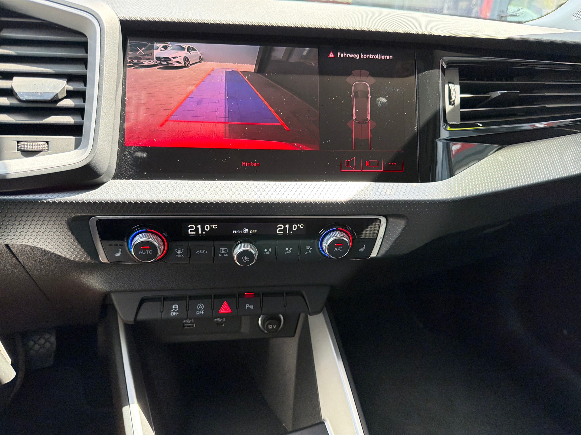 AUDI A1 City Carver 30 TFSI S-tronic-image-11