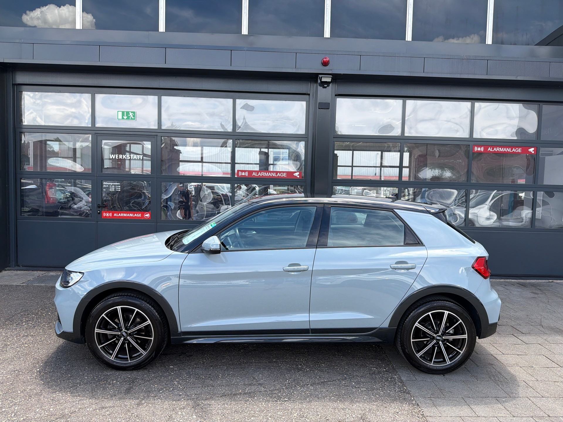 AUDI A1 City Carver 30 TFSI S-tronic-image-2