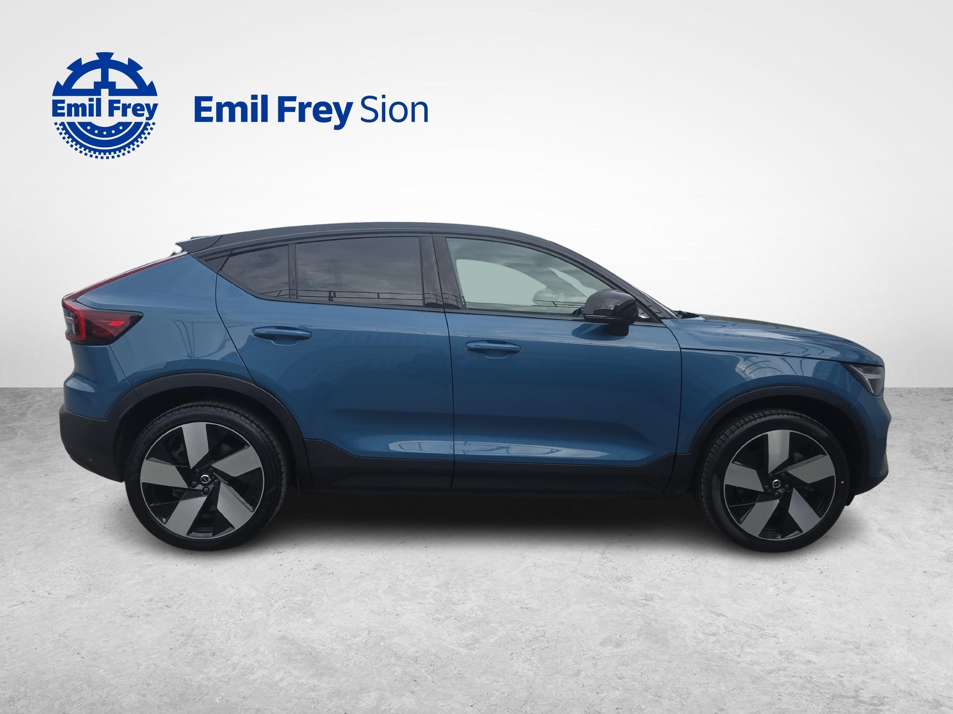 VOLVO C40 P8 Twin Recharge AWD-image-4