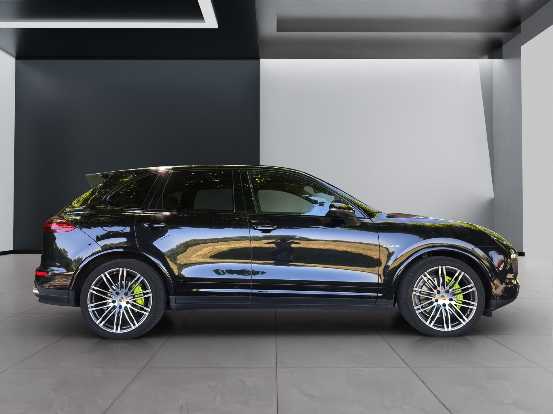 PORSCHE Cayenne S E-Hybrid Platinum Edition-image-2