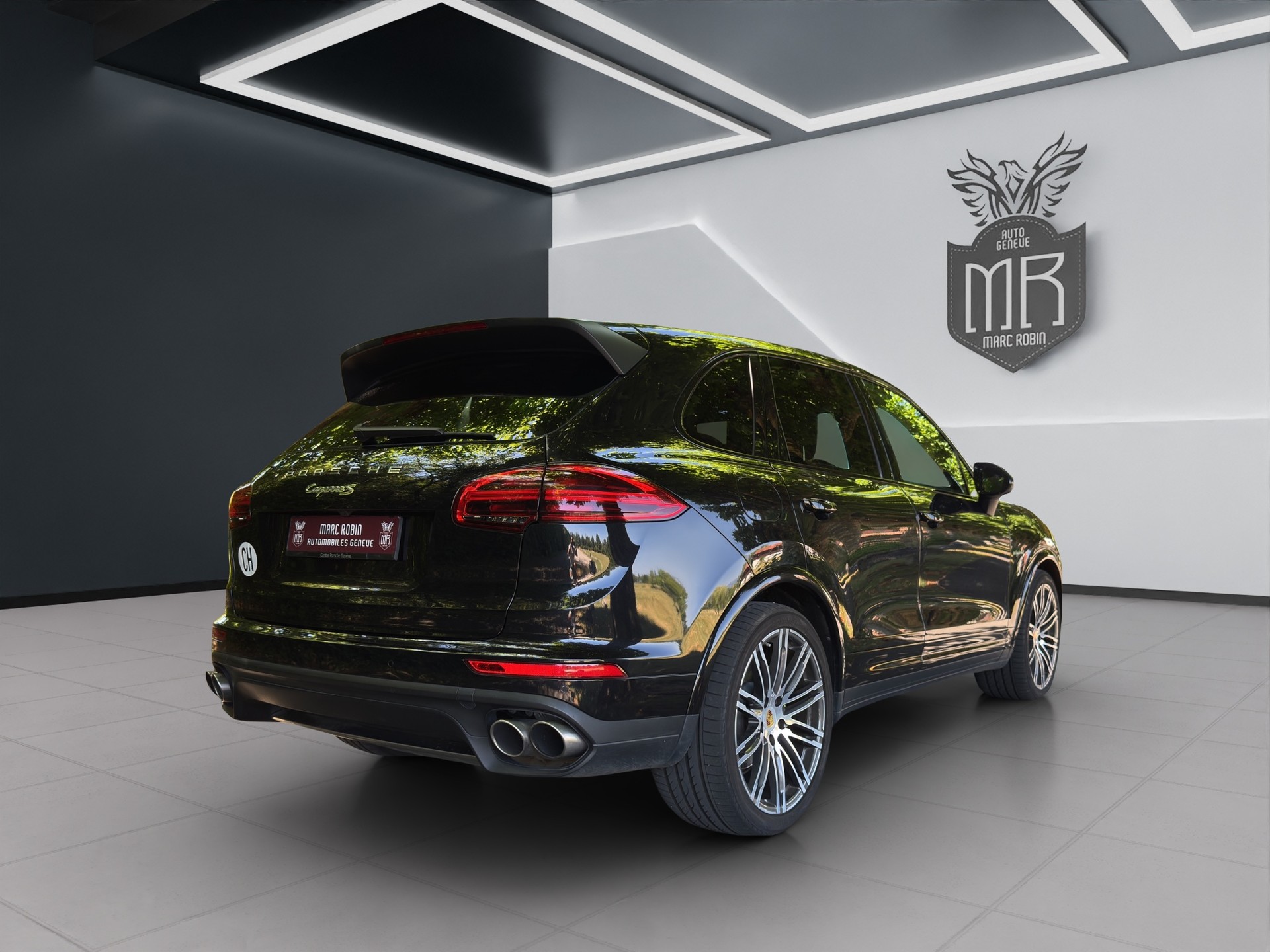 PORSCHE Cayenne S E-Hybrid Platinum Edition-image-3