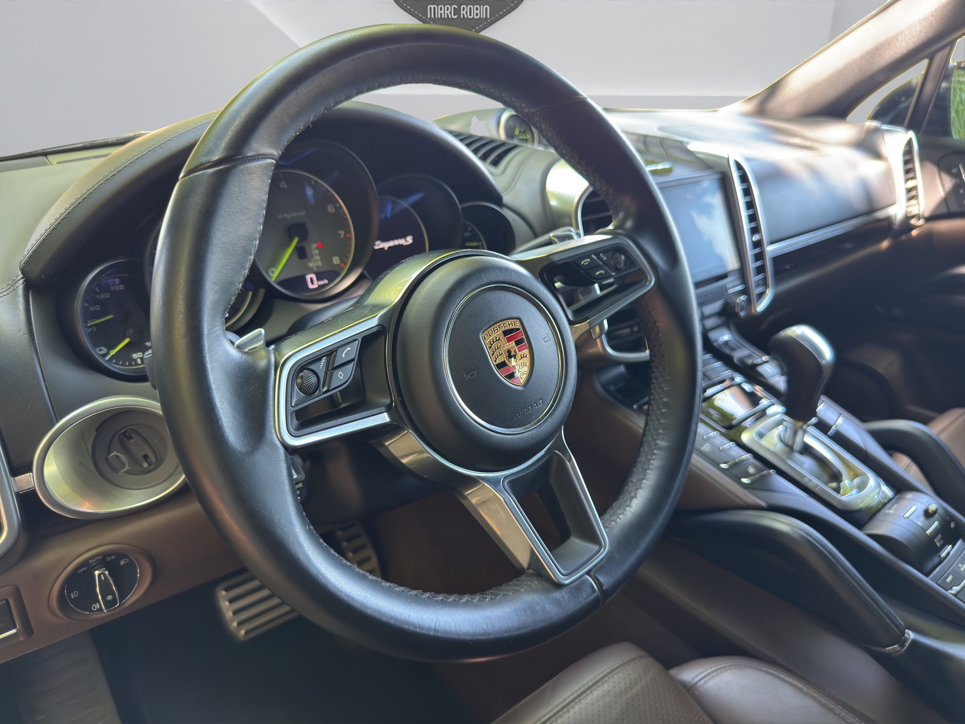 PORSCHE Cayenne S E-Hybrid Platinum Edition-image-9