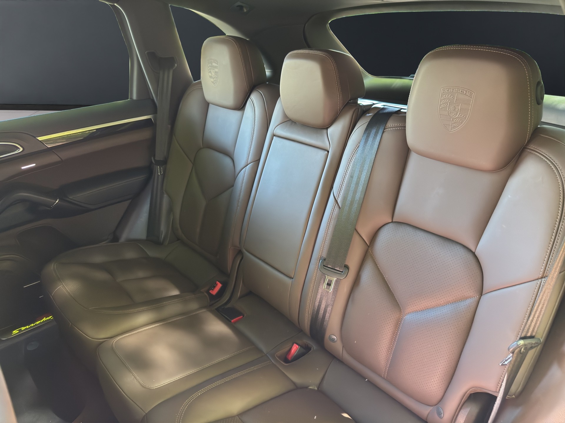 PORSCHE Cayenne S E-Hybrid Platinum Edition-image-10