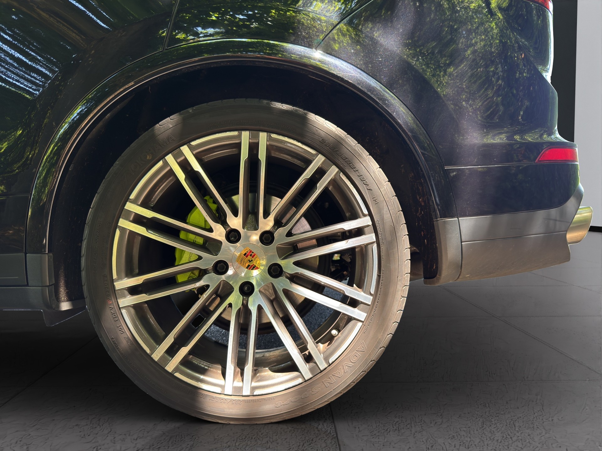 PORSCHE Cayenne S E-Hybrid Platinum Edition-image-20