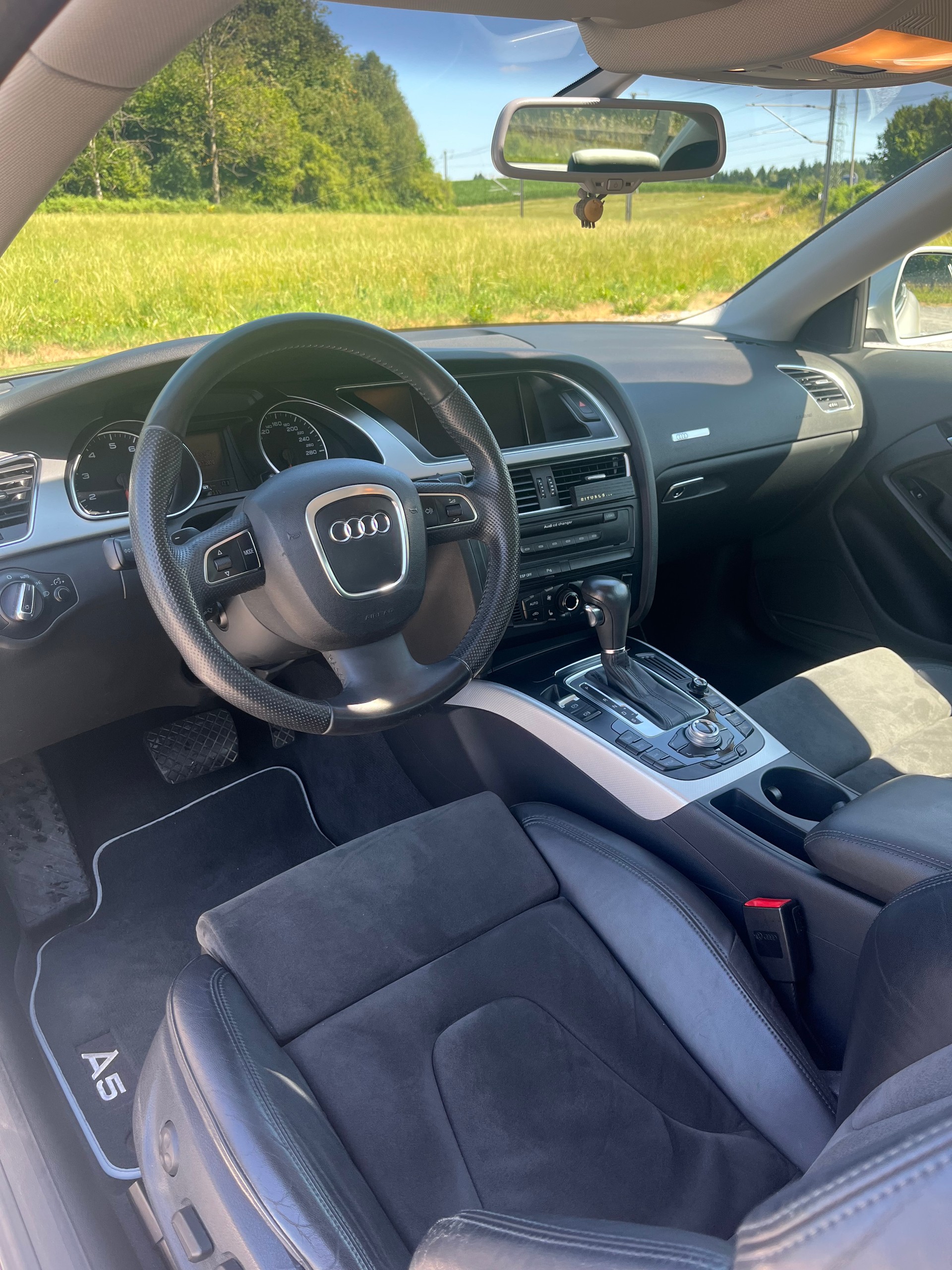 AUDI 3.2 V6 FSI M-Tronic-image-3