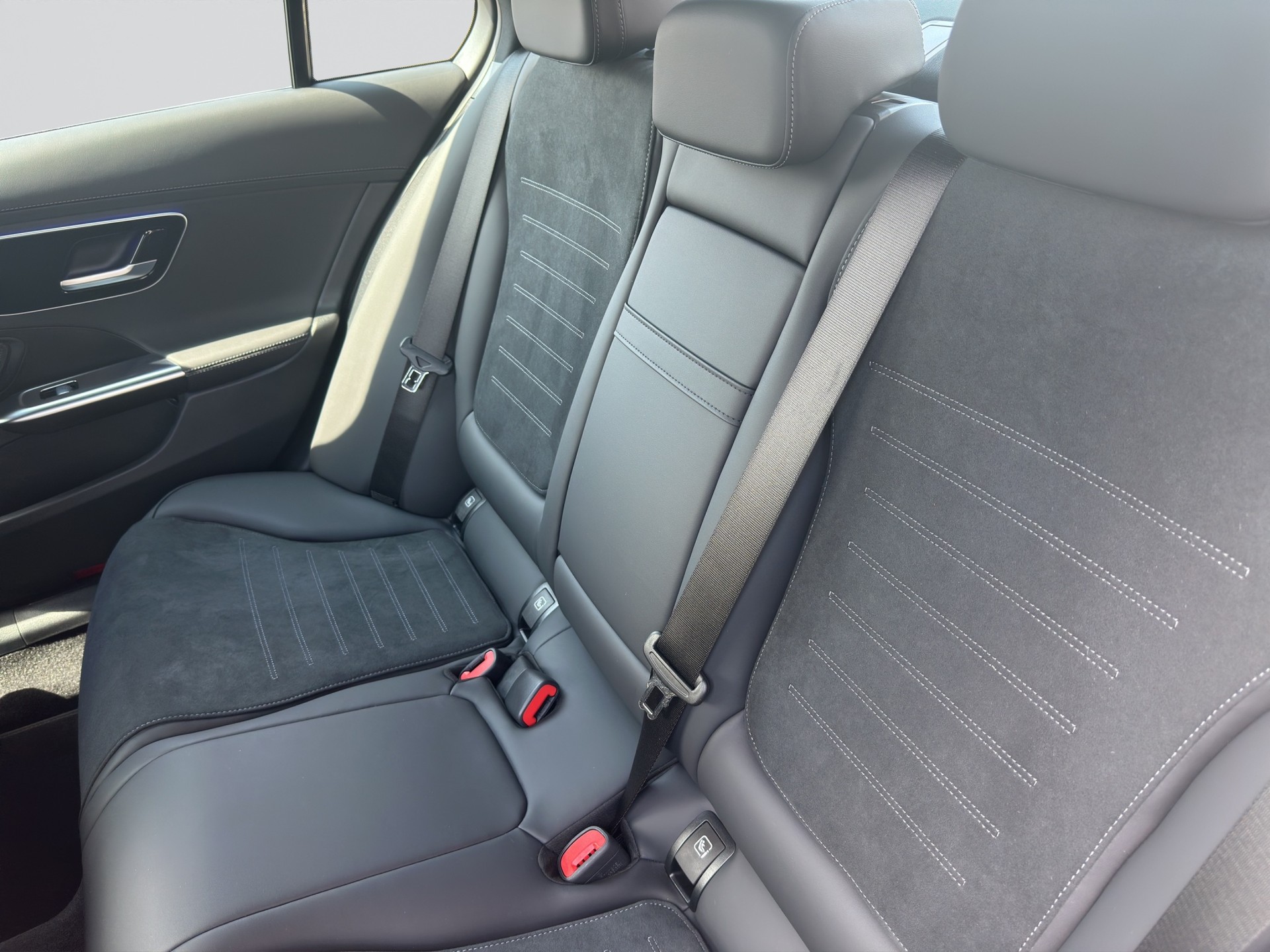 MERCEDES-BENZ C 220 d AMG 4 Matic Line G-Tronic-image-8