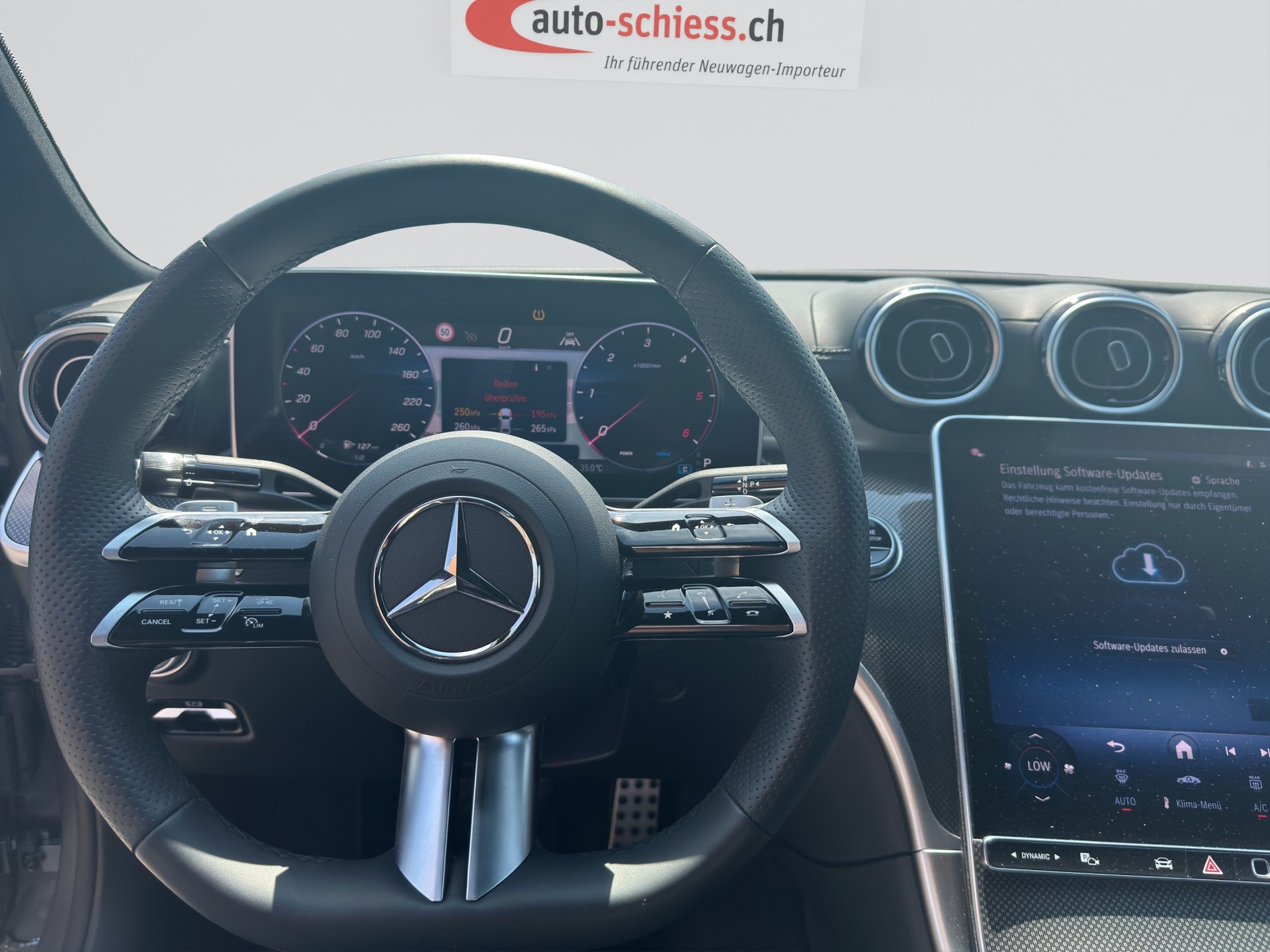 MERCEDES-BENZ C 220 d AMG 4 Matic Line G-Tronic-image-11