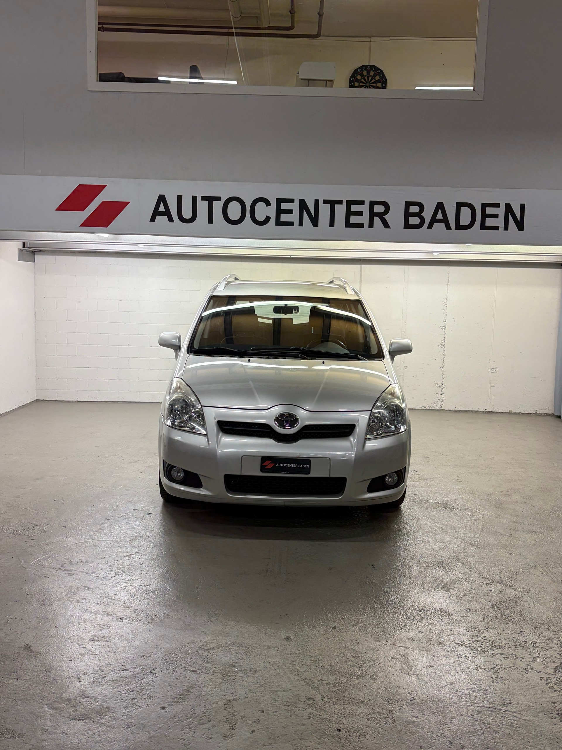 TOYOTA Corolla Verso 2.2 D-4D Limited 7 Plätzer-image-1