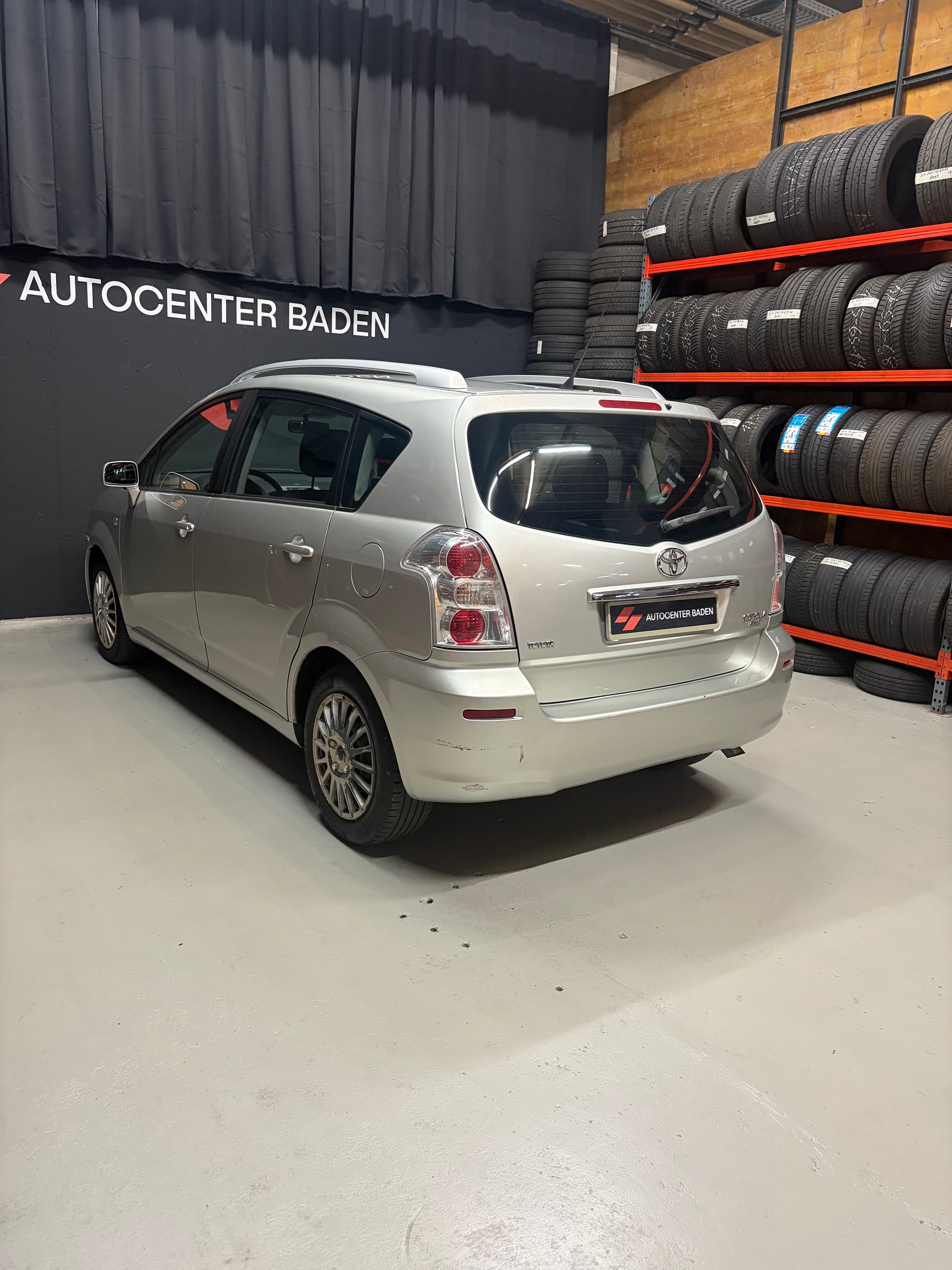 TOYOTA Corolla Verso 2.2 D-4D Limited 7 Plätzer-showroom-element-3
