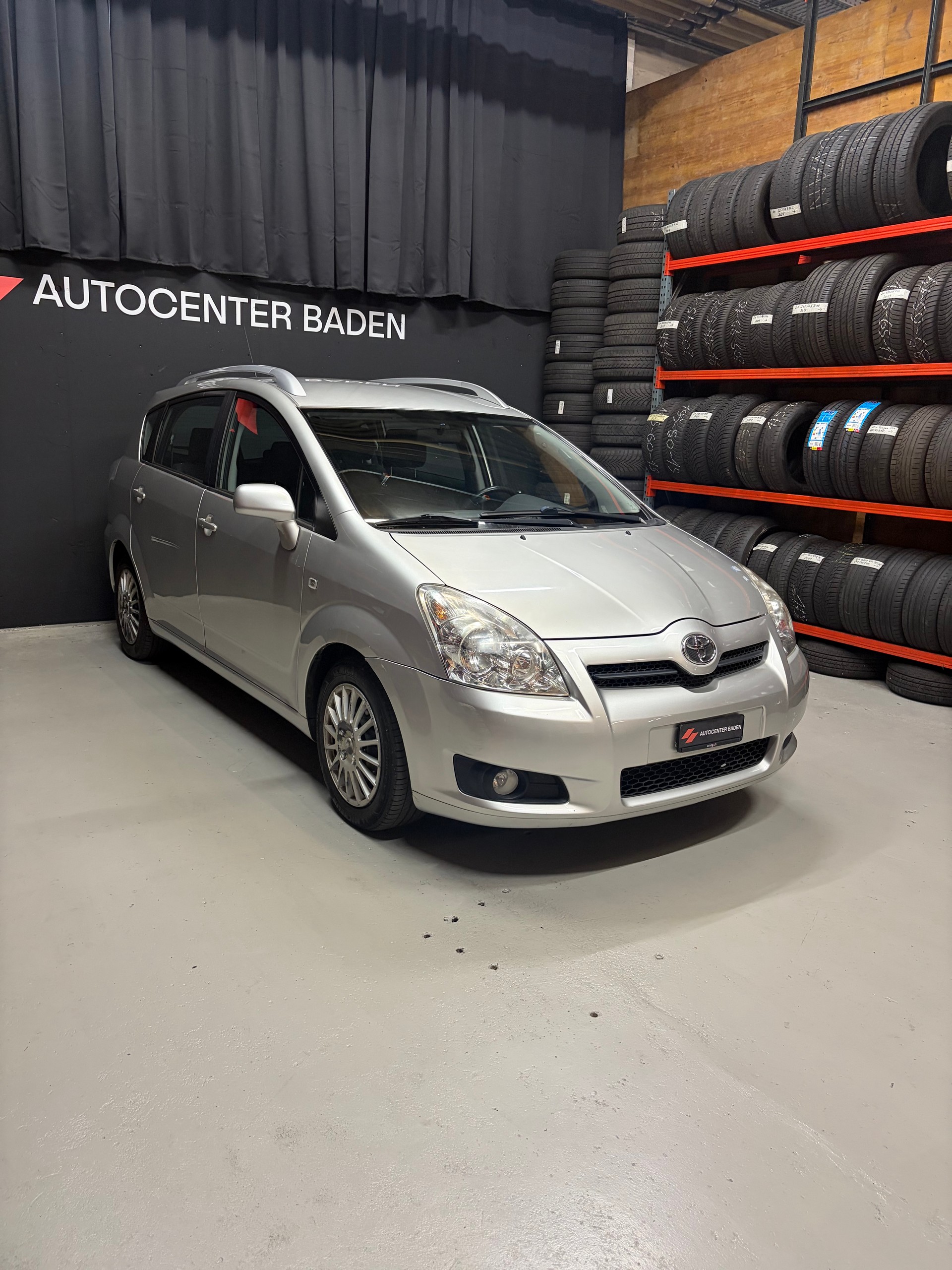 TOYOTA Corolla Verso 2.2 D-4D Limited 7 Plätzer-showroom-element-1