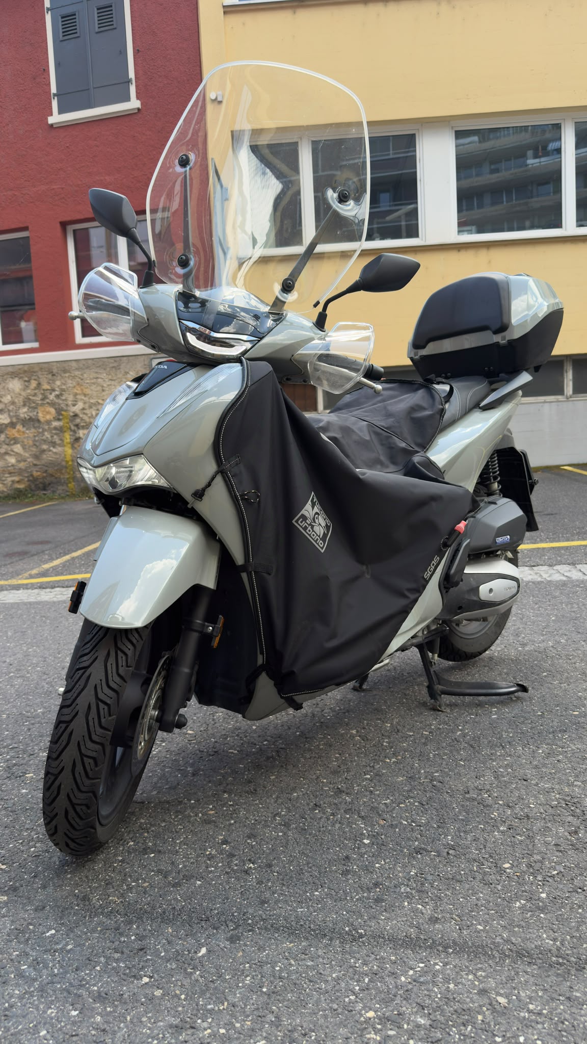 HONDA SH 125 +-showroom-element-1