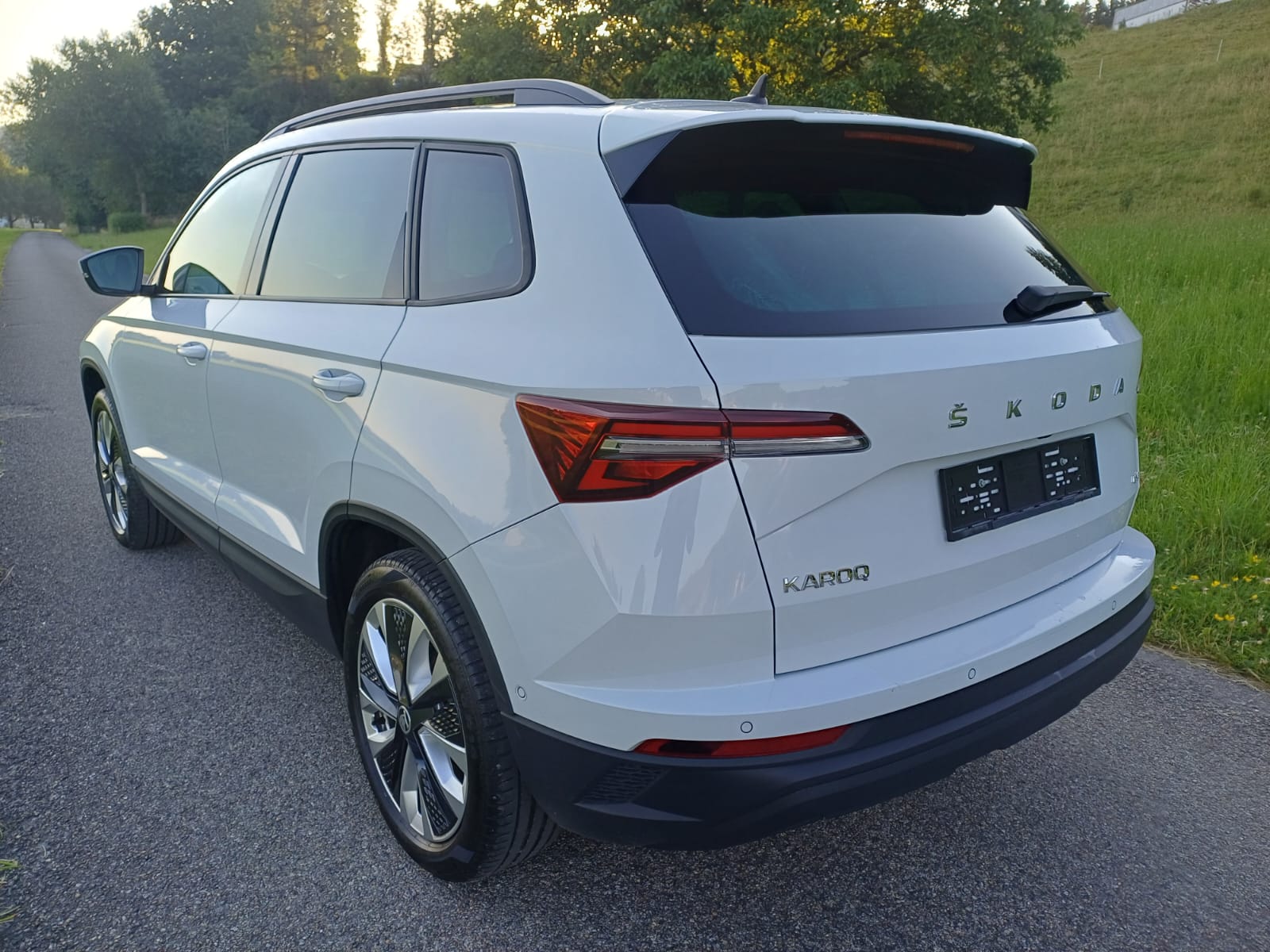 SKODA Karoq 2.0 TDI CR Style 4x4 DSG-image-3