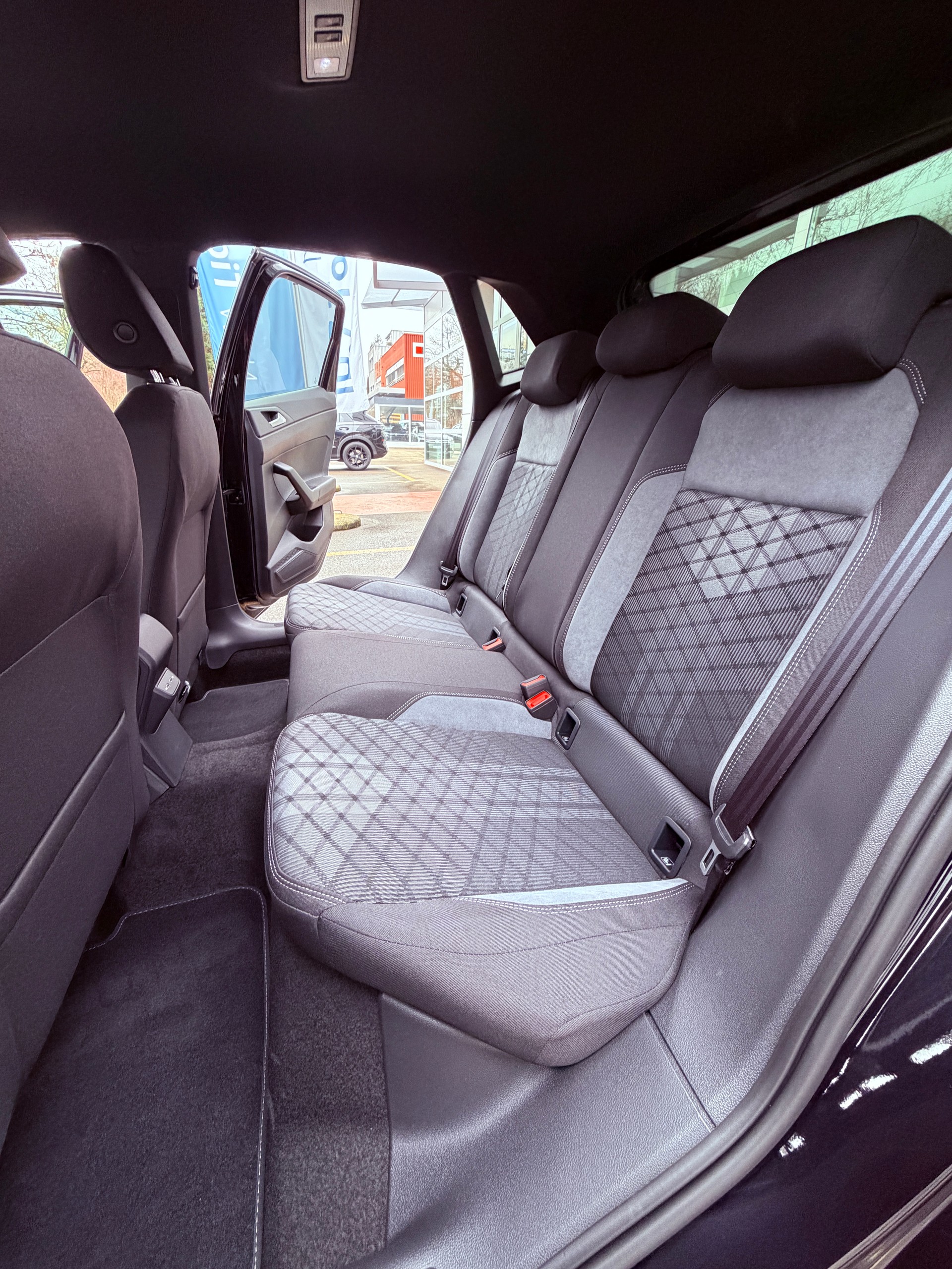 VW Polo 1.0 TSI R-Line DSG-image-11