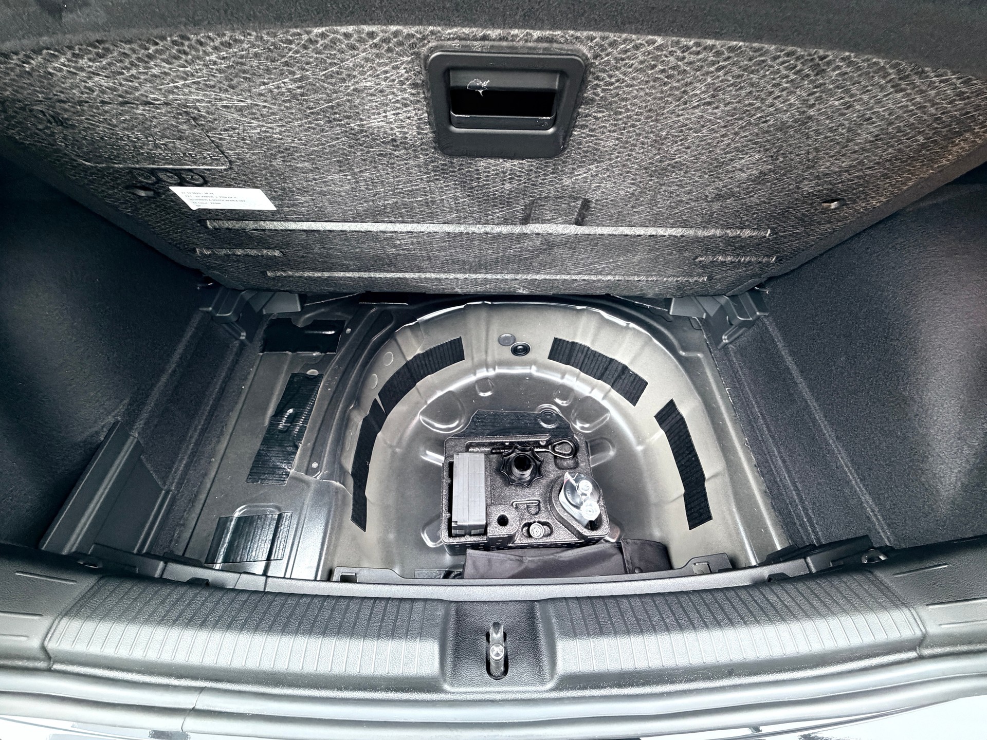 VW Polo 1.0 TSI R-Line DSG-image-21