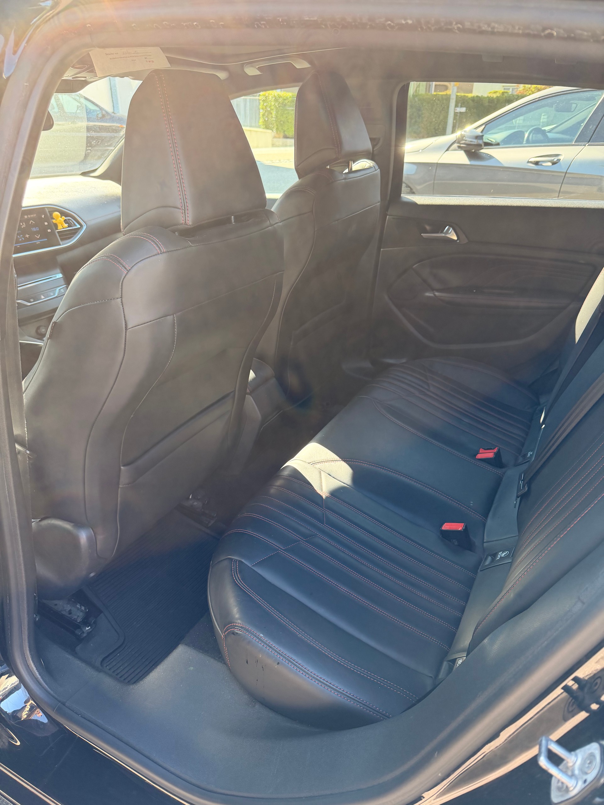 PEUGEOT 308 2.0 BlueHDI GT EAT8-image-8