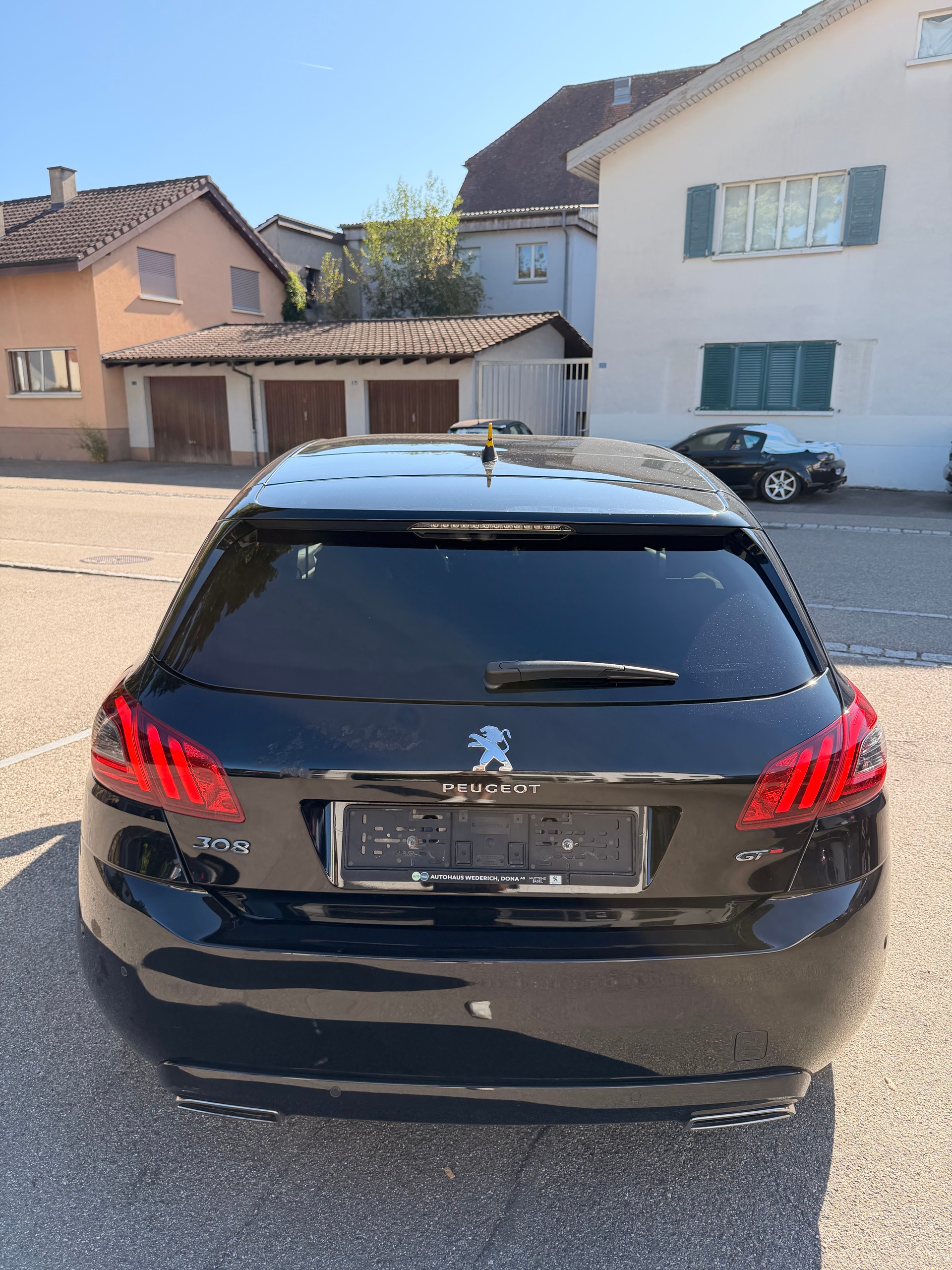 PEUGEOT 308 2.0 BlueHDI GT EAT8-image-3