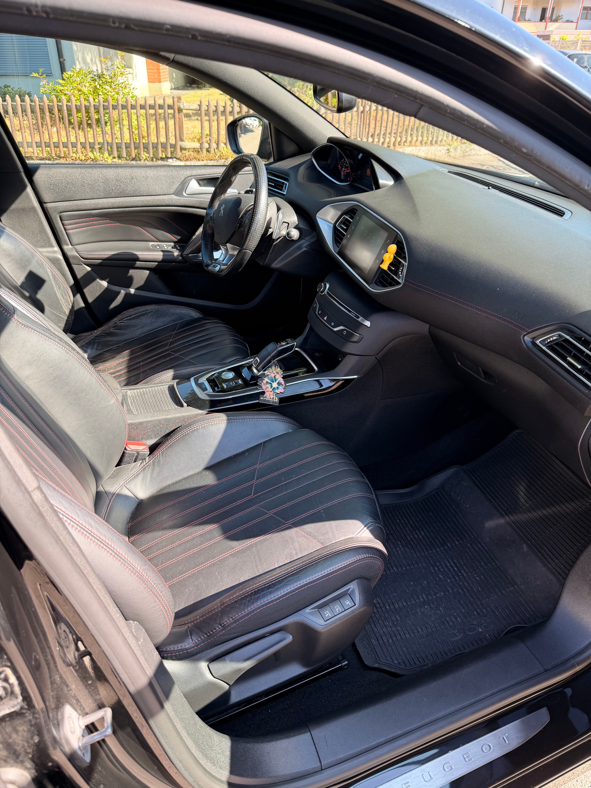 PEUGEOT 308 2.0 BlueHDI GT EAT8-image-11