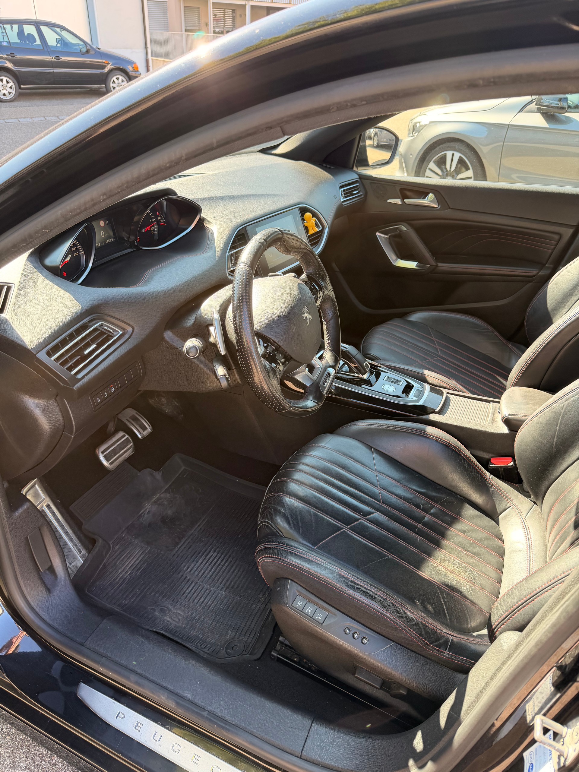 PEUGEOT 308 2.0 BlueHDI GT EAT8-image-7