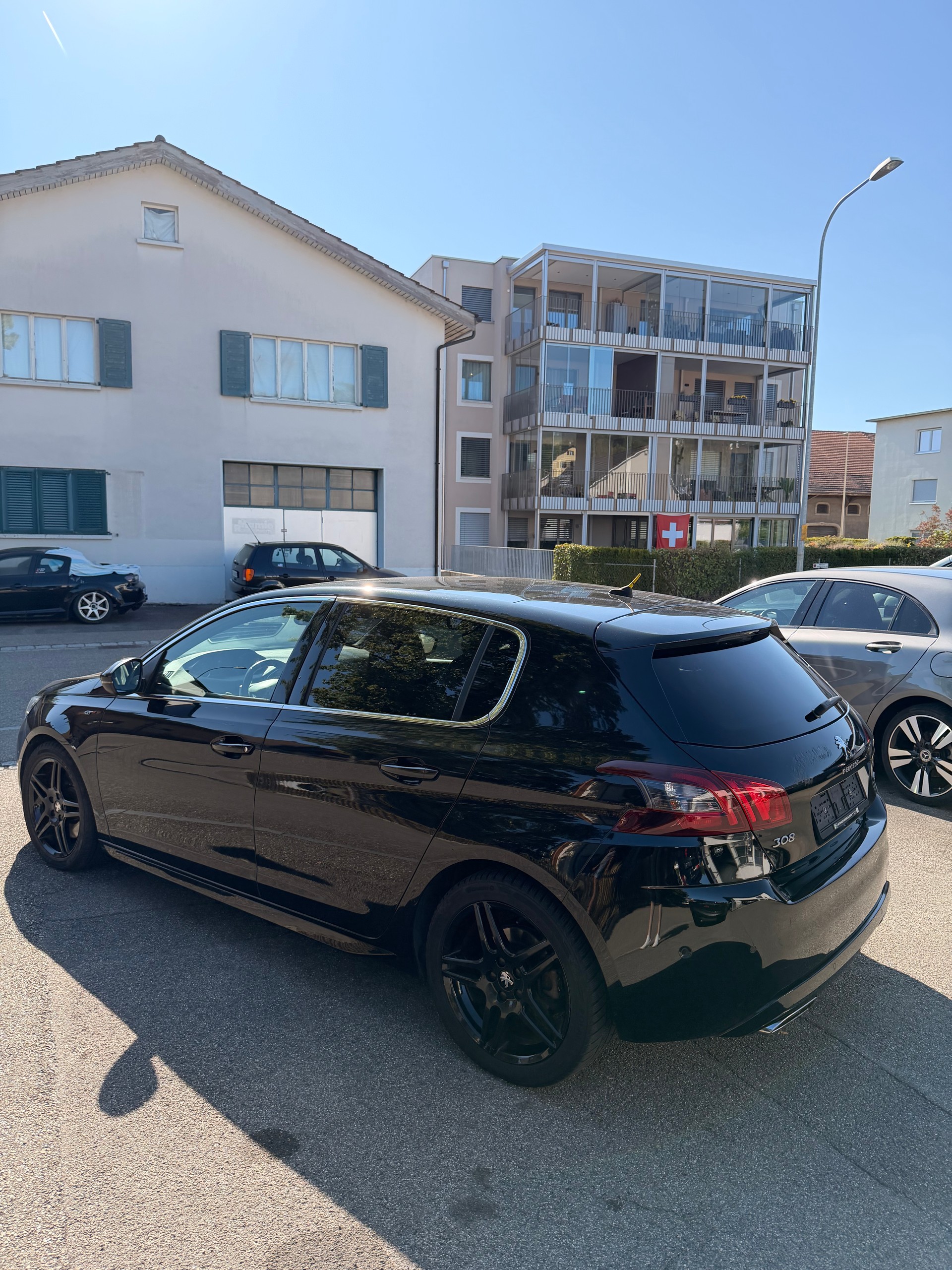 PEUGEOT 308 2.0 BlueHDI GT EAT8-image-2