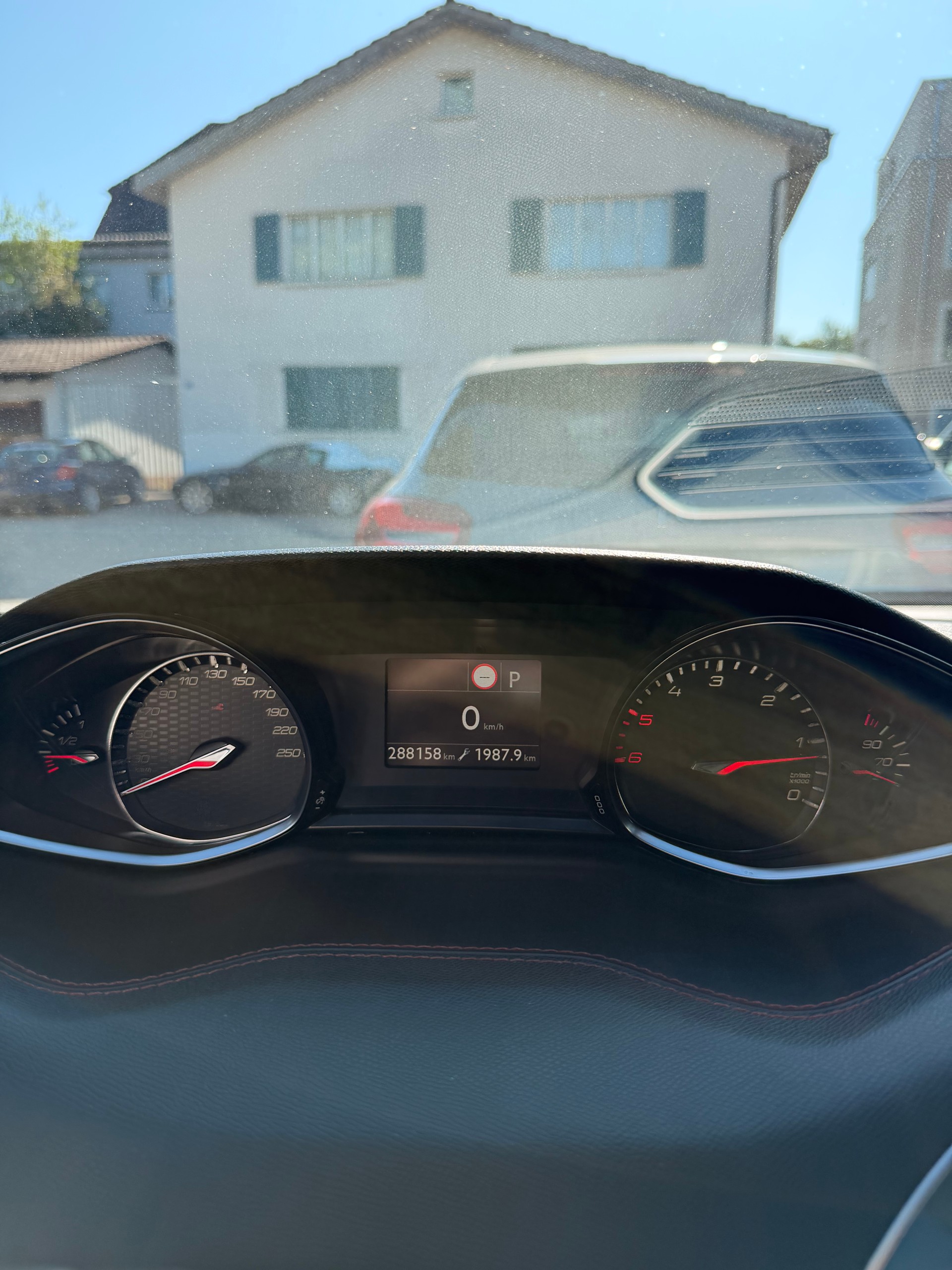 PEUGEOT 308 2.0 BlueHDI GT EAT8-image-12