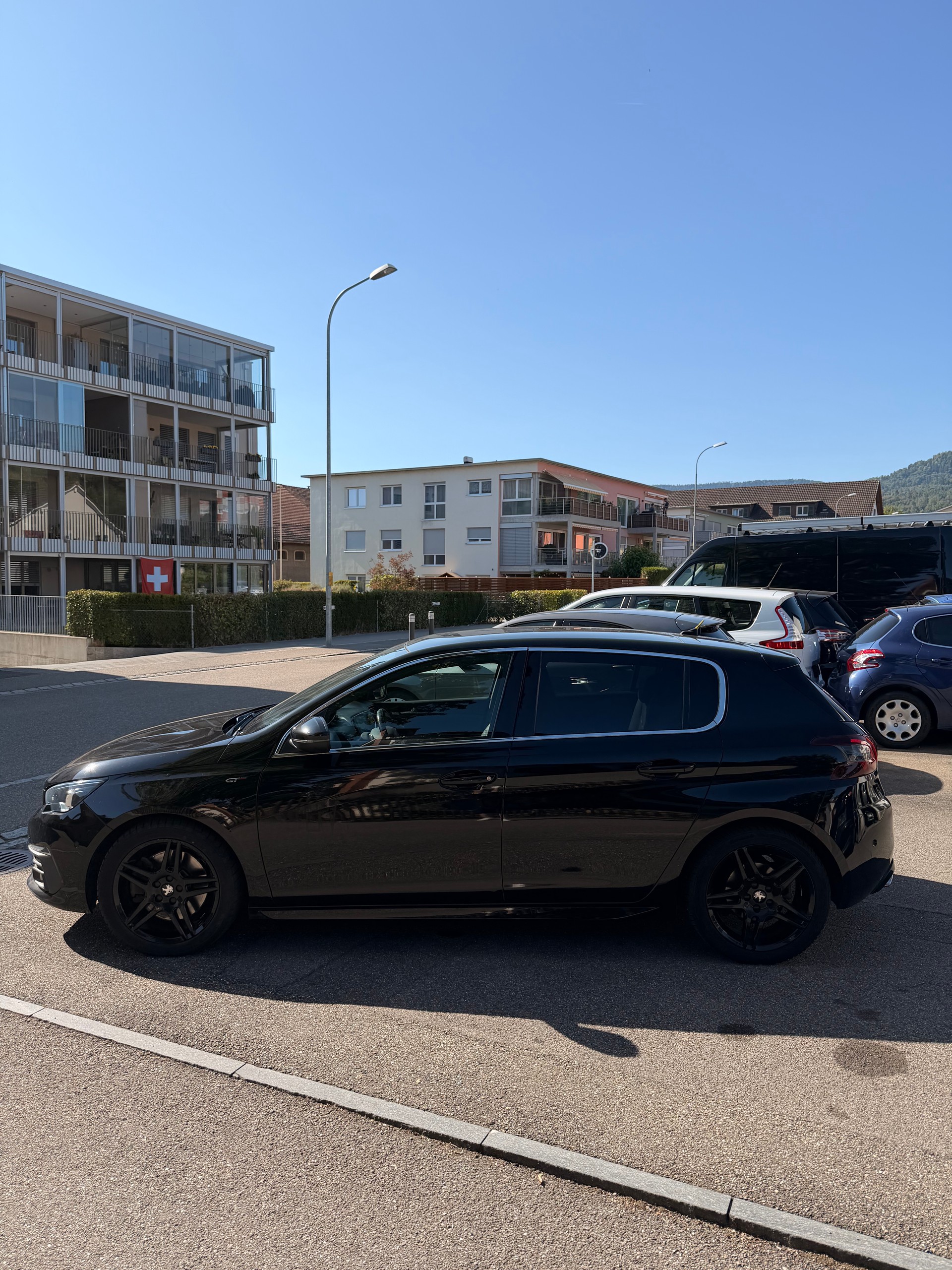 PEUGEOT 308 2.0 BlueHDI GT EAT8-image-1