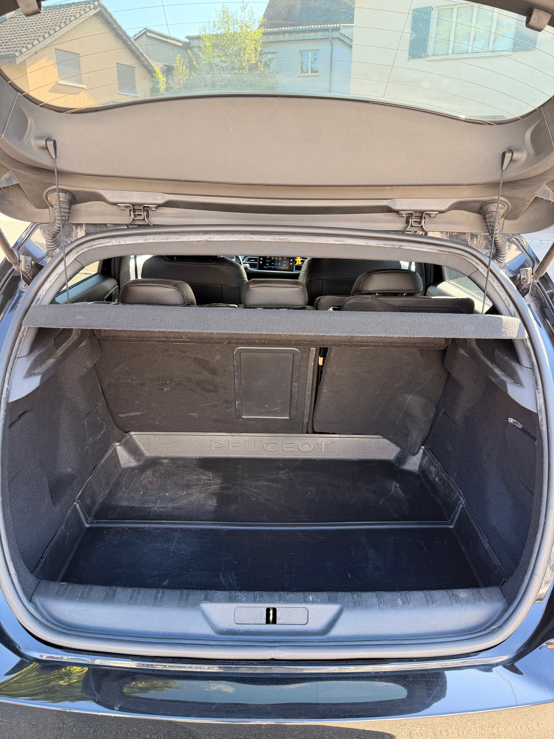 PEUGEOT 308 2.0 BlueHDI GT EAT8-image-9