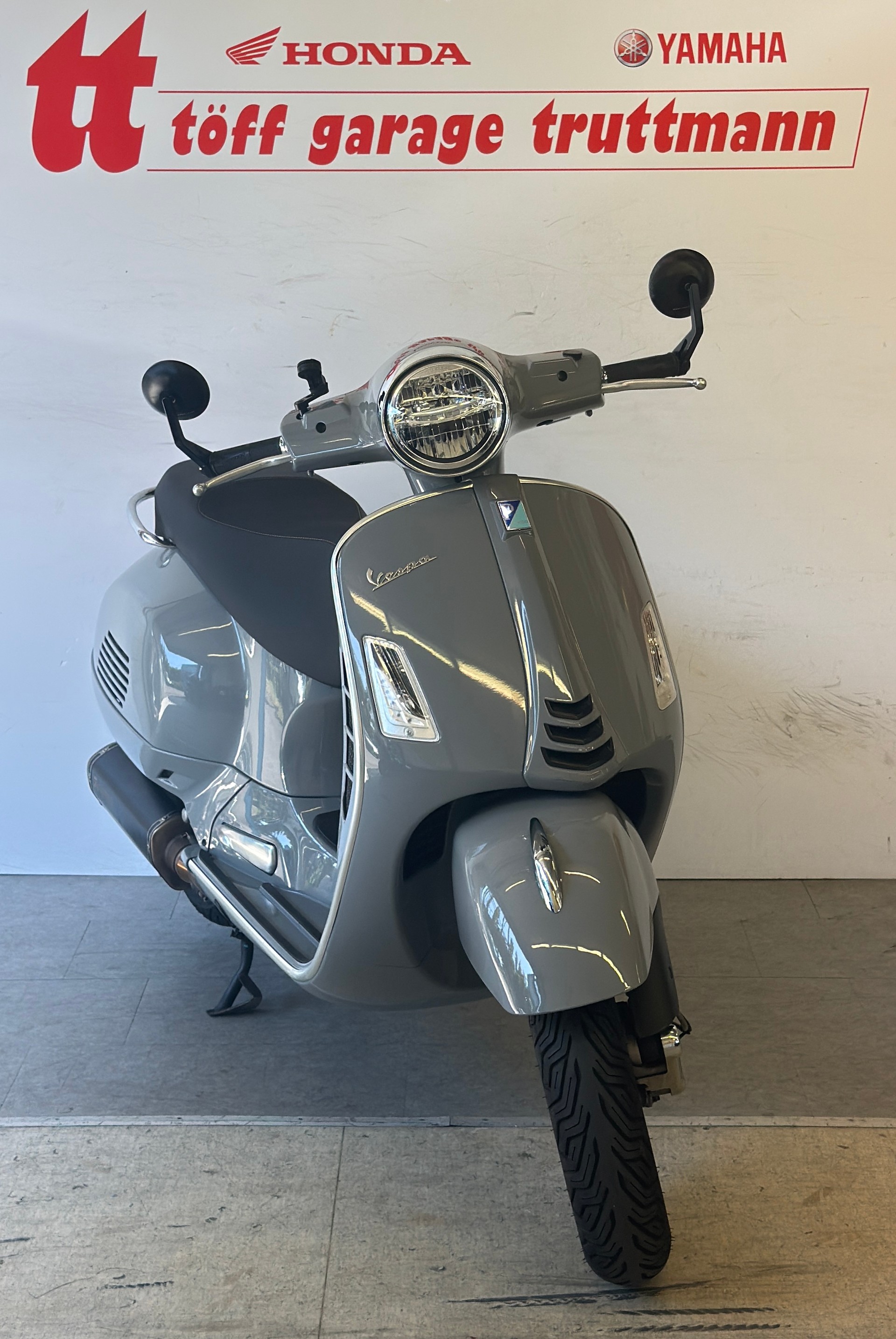 PIAGGIO Vespa GTS 300 HPE ABS/ASR-showroom-element-2