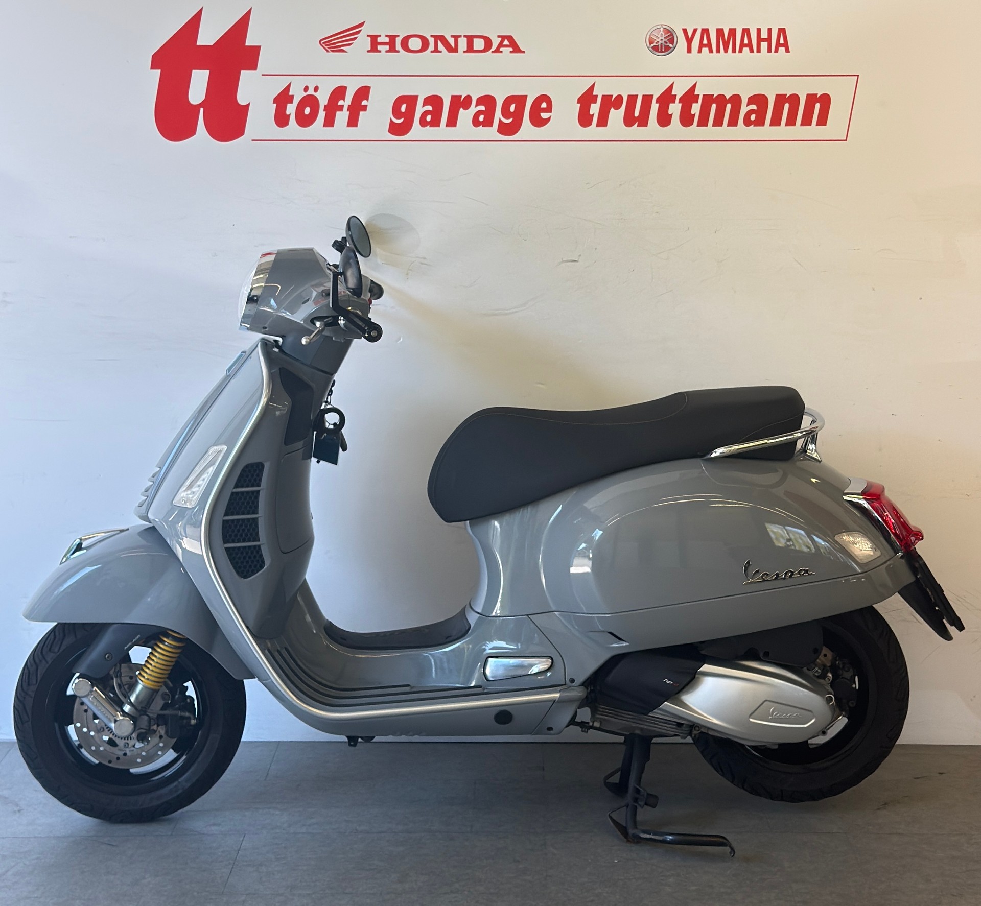 PIAGGIO Vespa GTS 300 HPE ABS/ASR-showroom-element-1