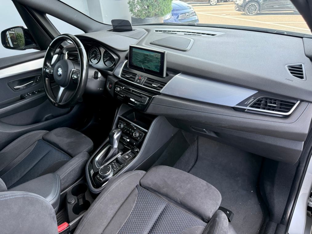 BMW 220d xDrive Active Tourer M Sport Steptronic-image-7