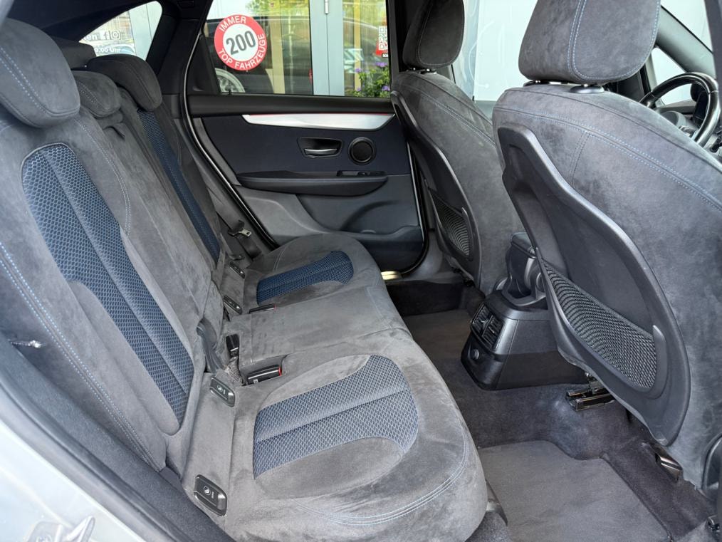 BMW 220d xDrive Active Tourer M Sport Steptronic-image-9