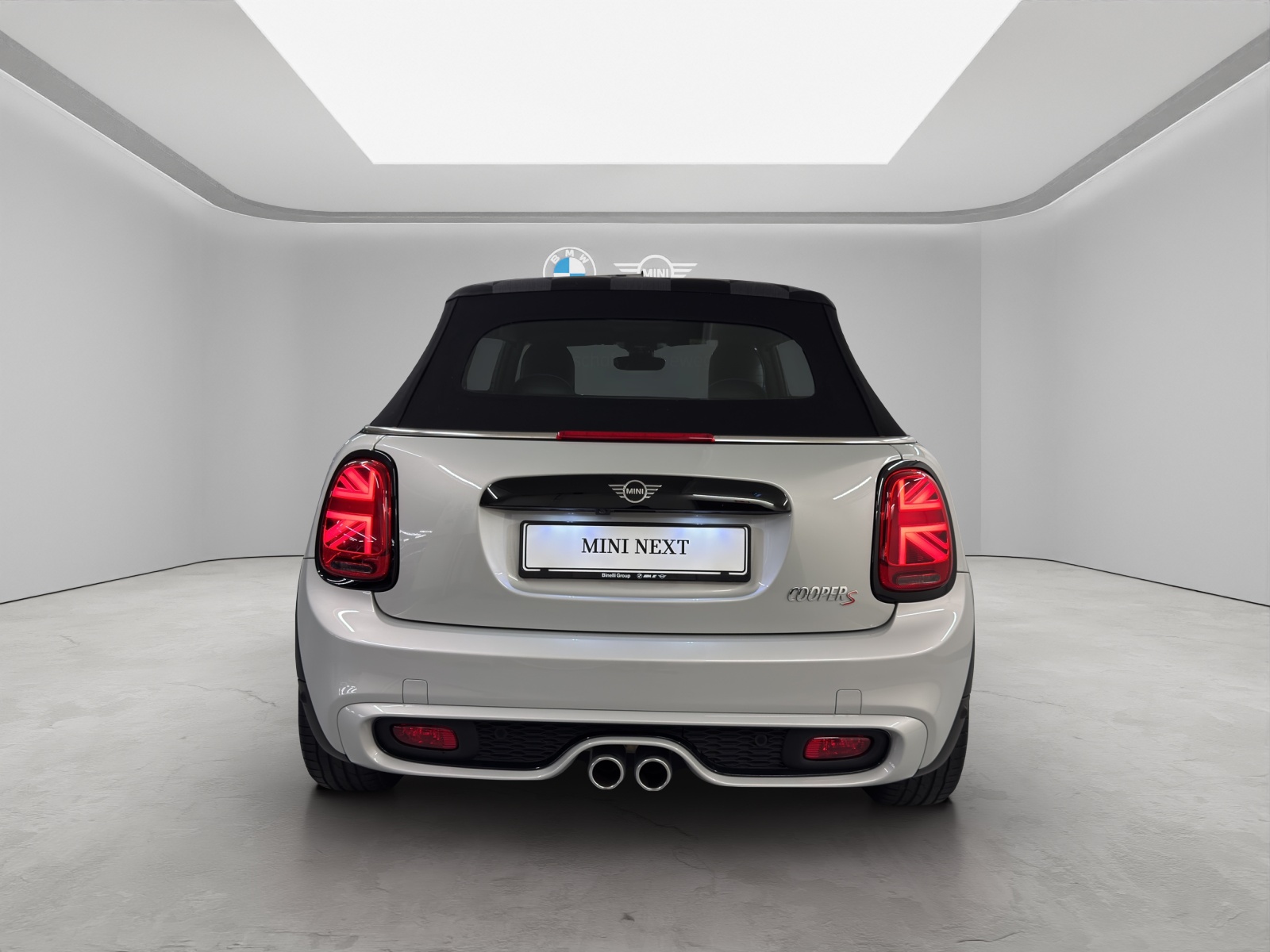 MINI Cabrio Cooper S-image-3