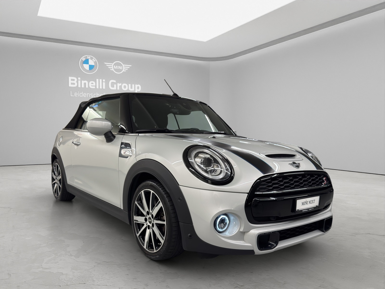 MINI Cabrio Cooper S-image-6