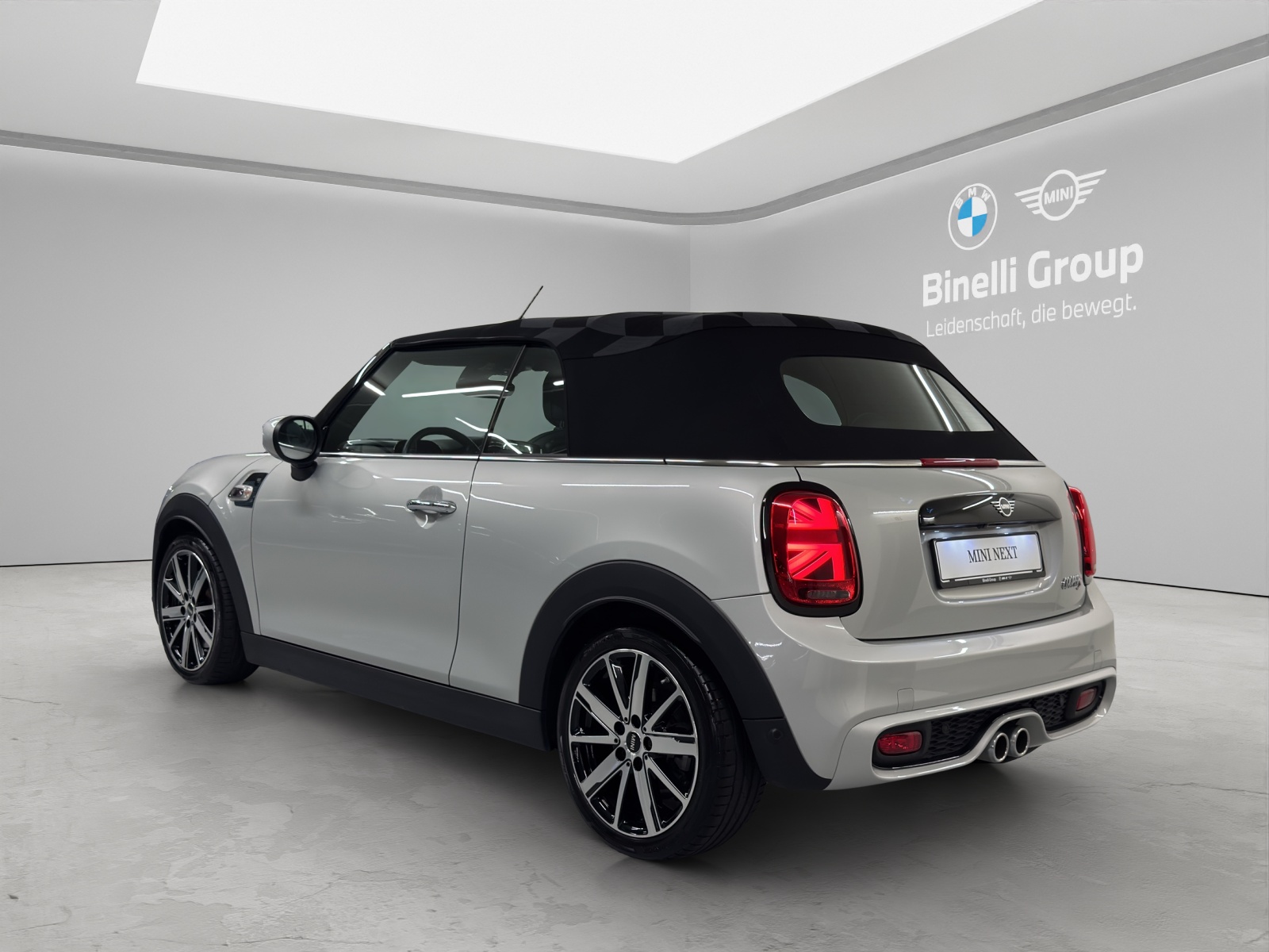 MINI Cabrio Cooper S-image-2