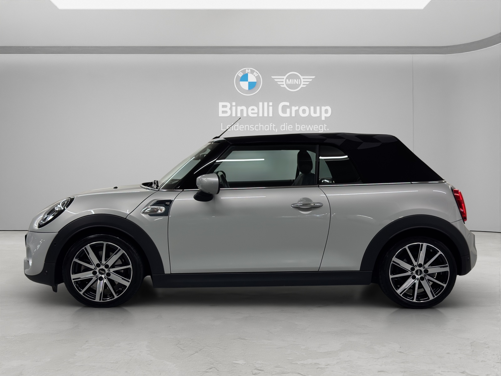 MINI Cabrio Cooper S-image-1