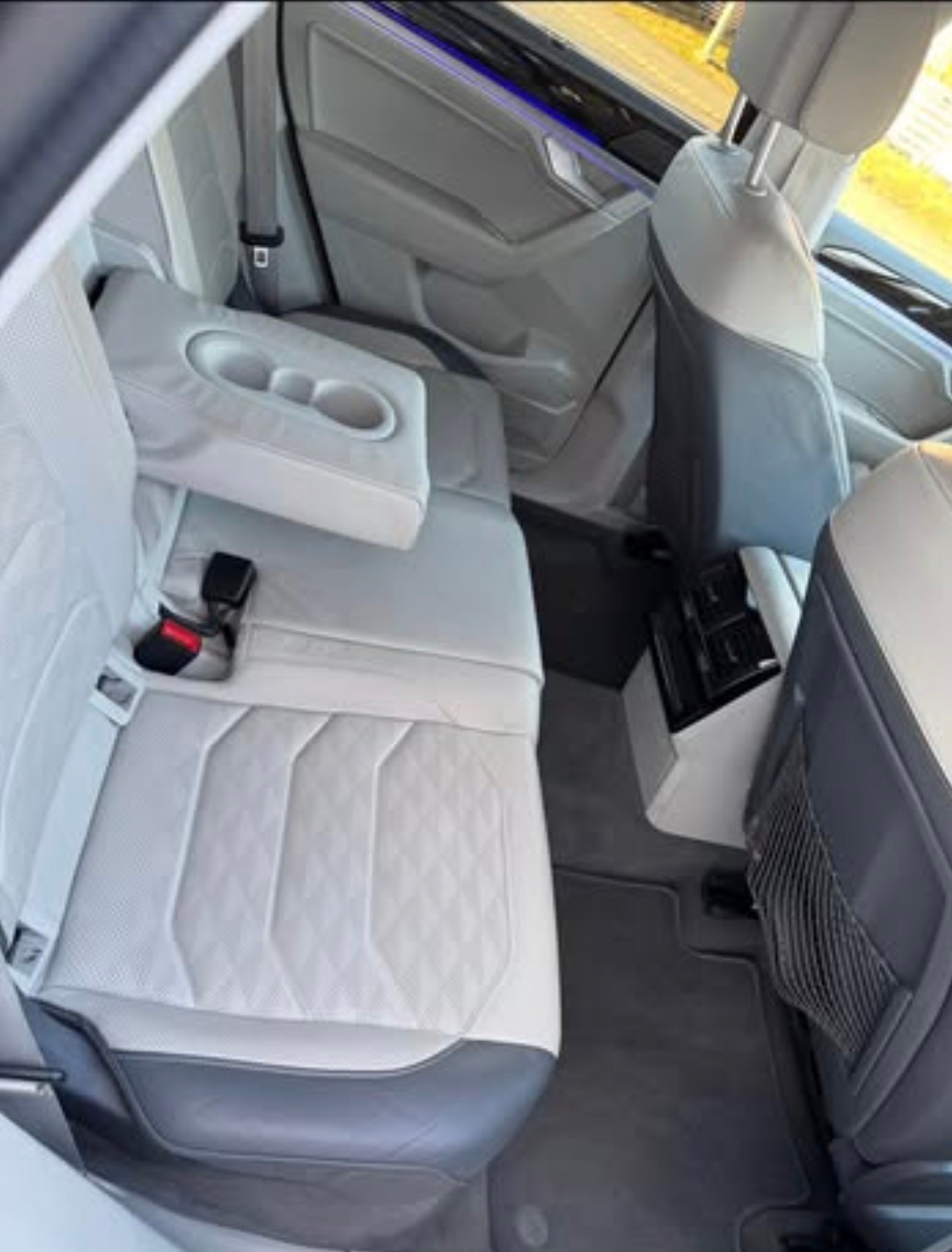 VW 3.0 V6 TDI 286 Elegance-image-4