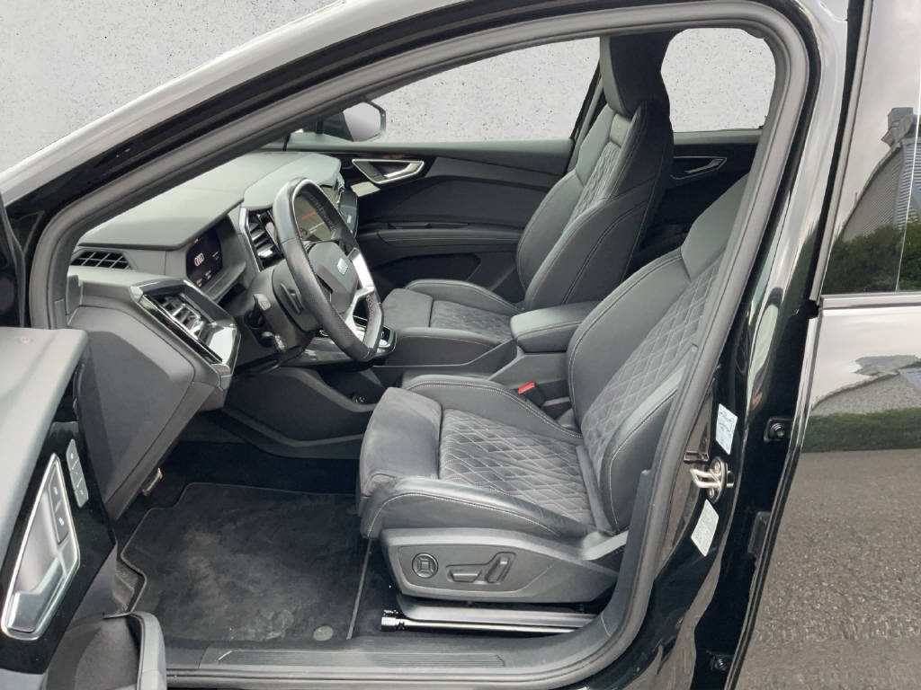 AUDI Q4 e-tron Sportback 50 quattro-image-8
